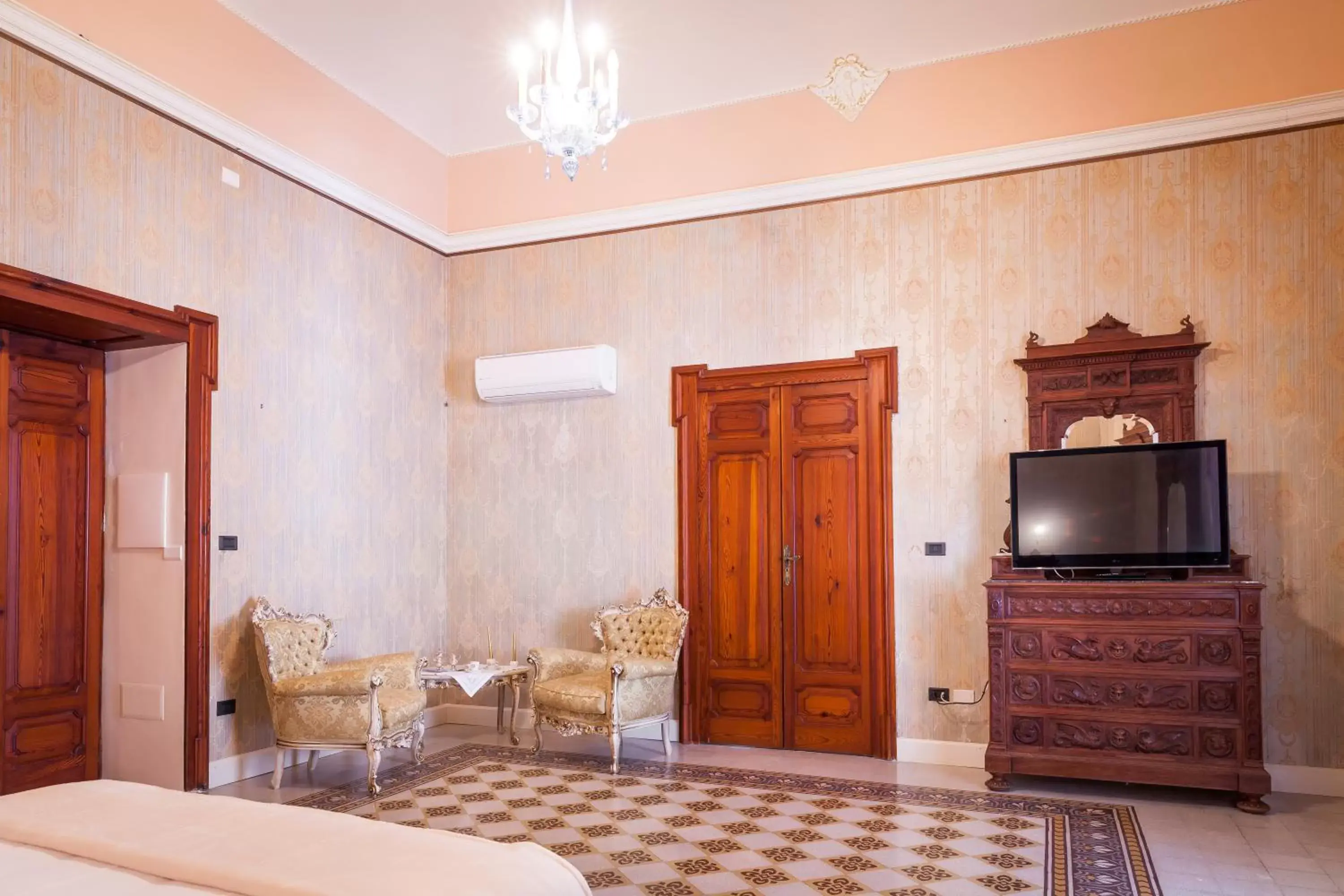 Bedroom, Bed in Palazzo Montalbano