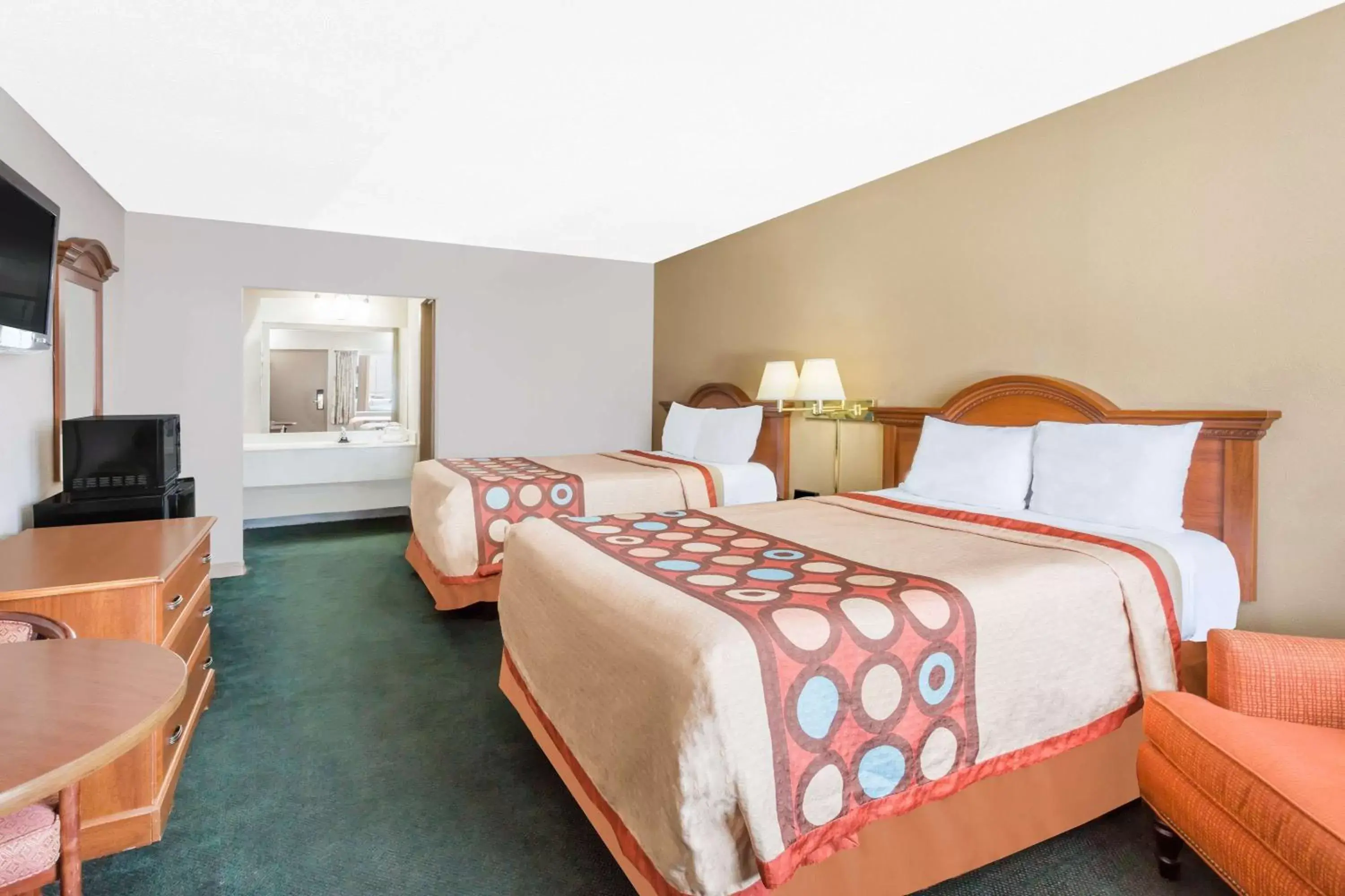 Photo of the whole room, Bed in Super 8 by Wyndham Greensboro