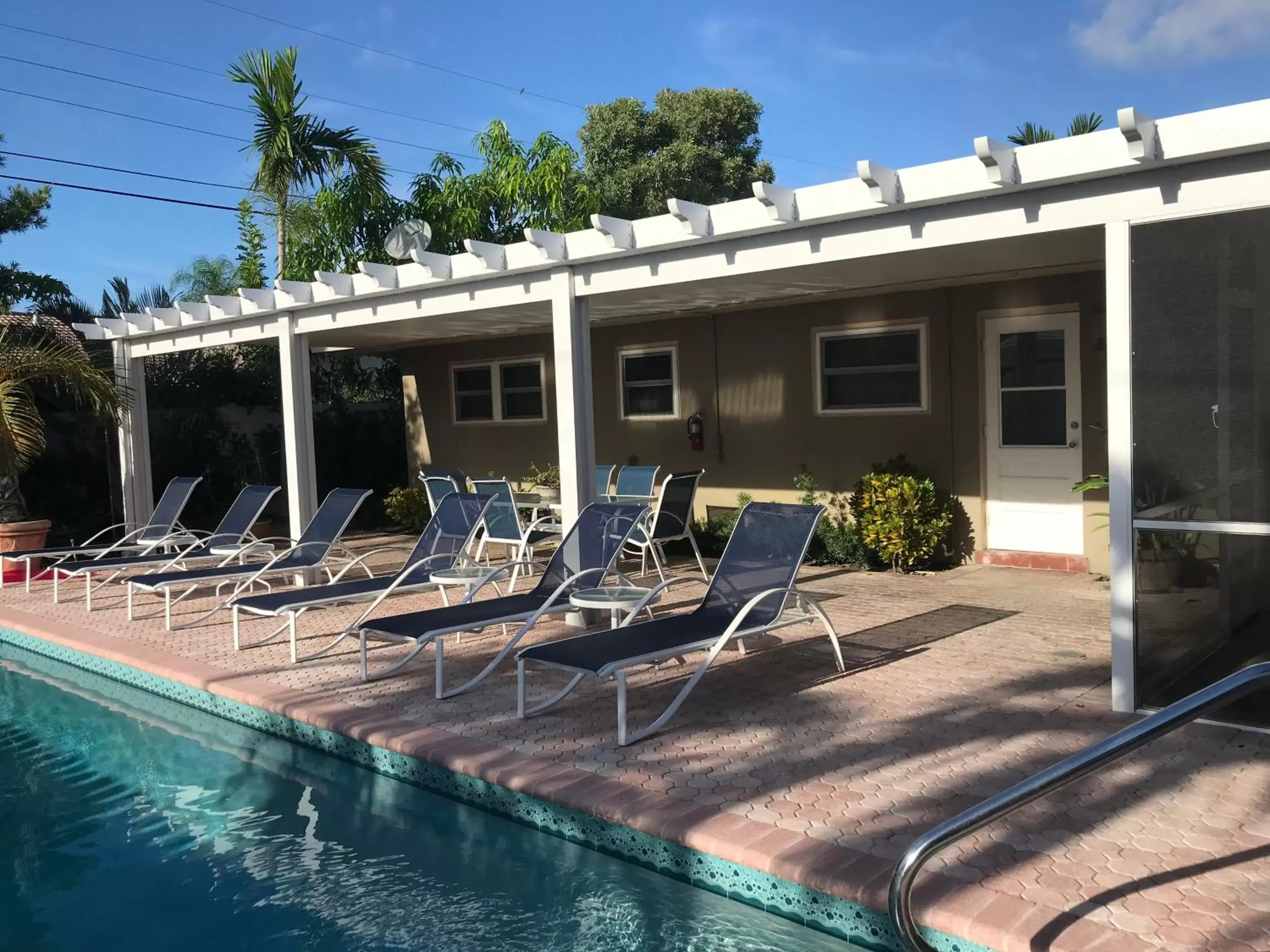 Swimming pool, Property Building in Casitas Coral Ridge
