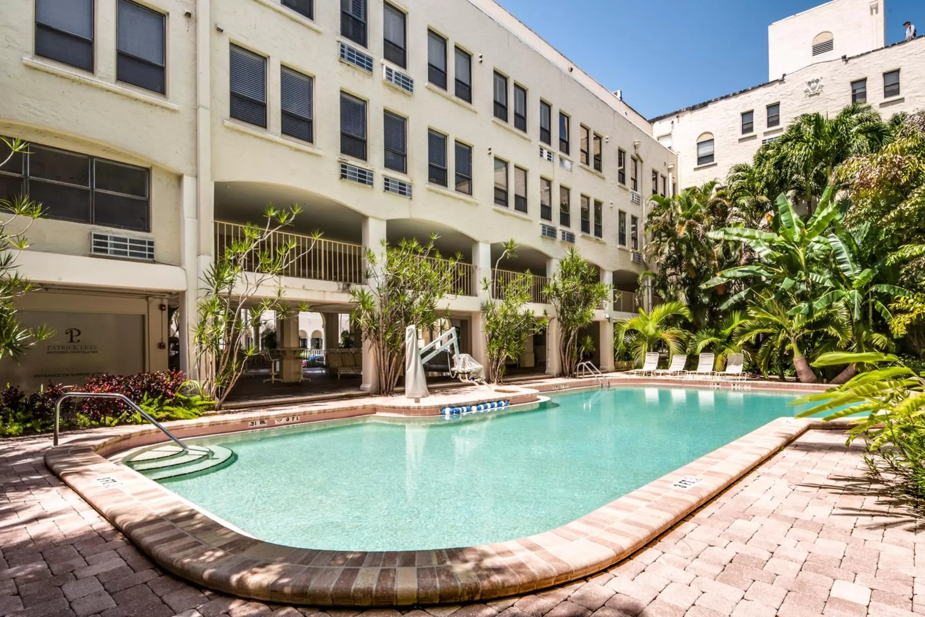 Swimming Pool in Tropicals of Palm Beach