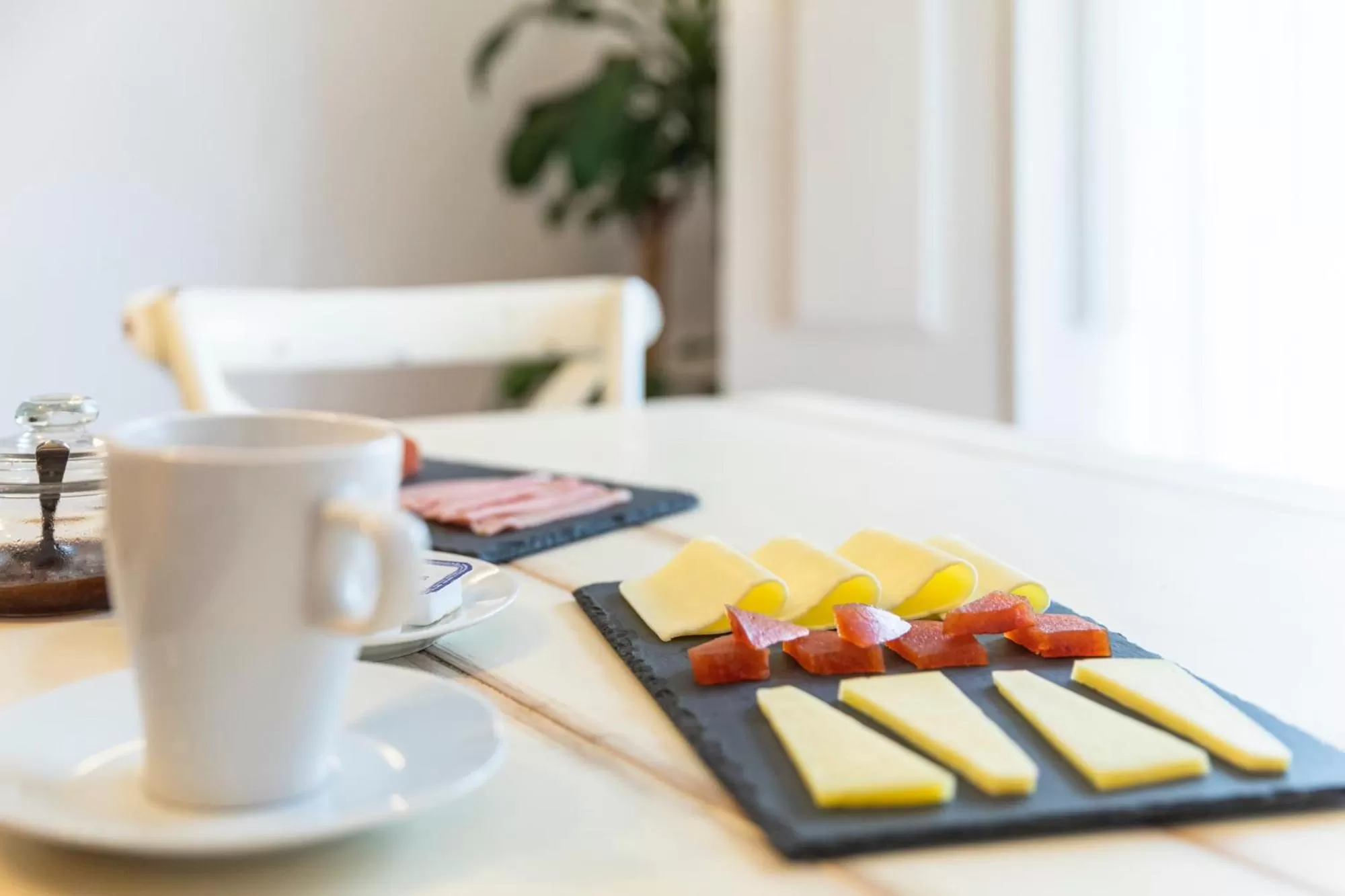 Food and drinks in Quinta do Pé Descalço - Country Guesthouse in Sintra