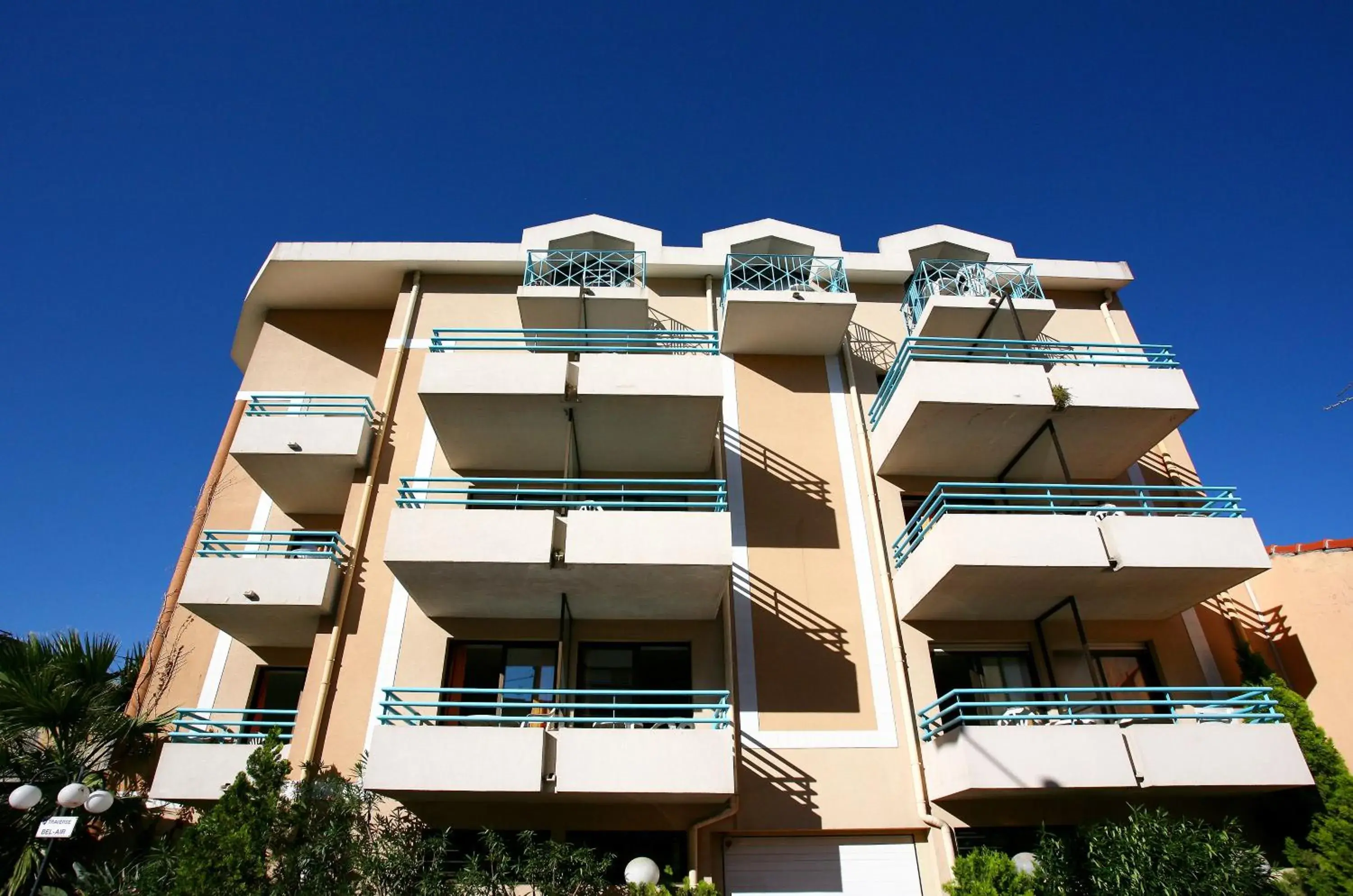 Facade/entrance, Property Building in Residhotel Les Coralynes