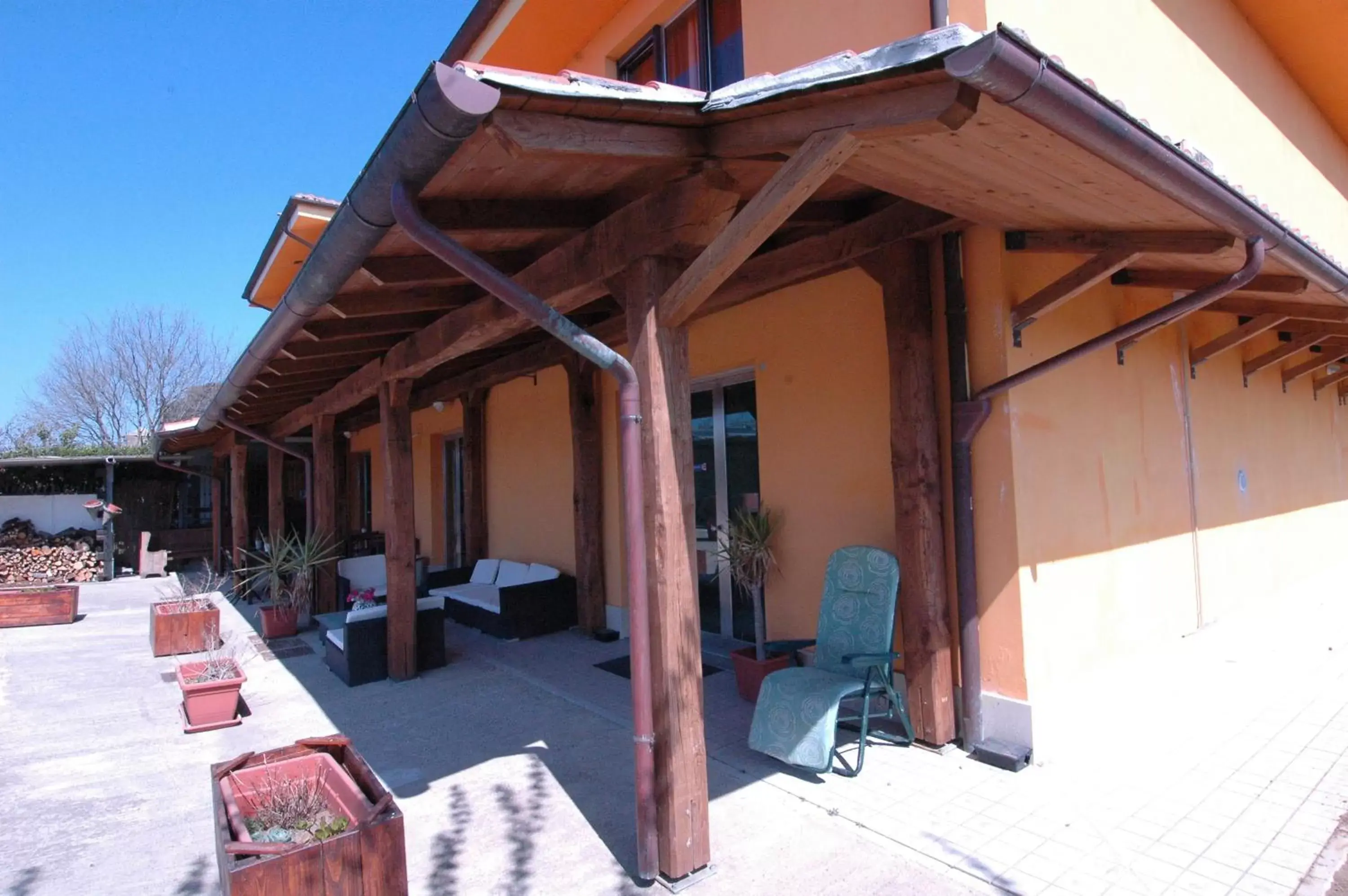 Balcony/Terrace, Property Building in Albergo Luisss