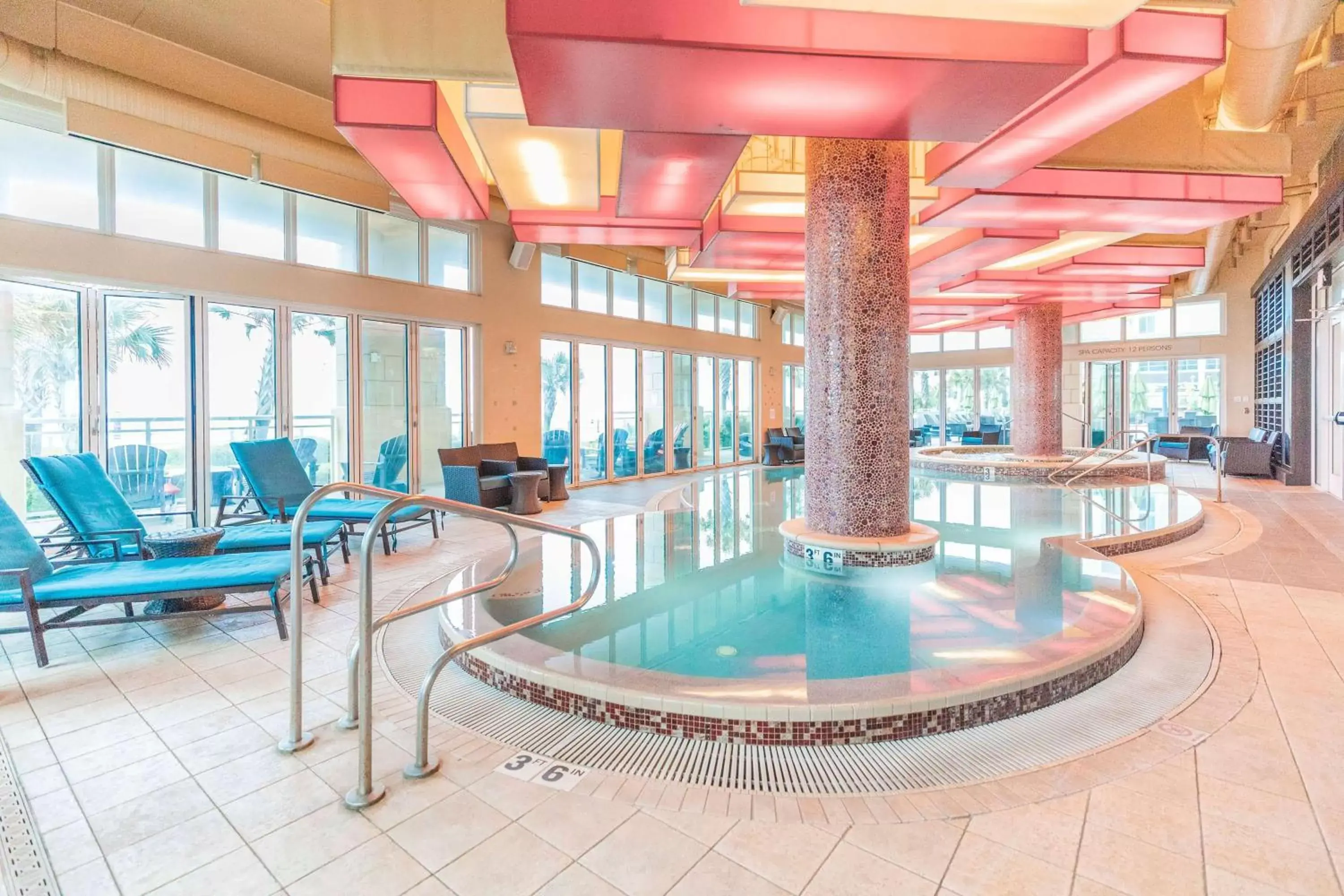 Pool view, Swimming Pool in Hilton Vacation Club Oceanaire Virginia Beach