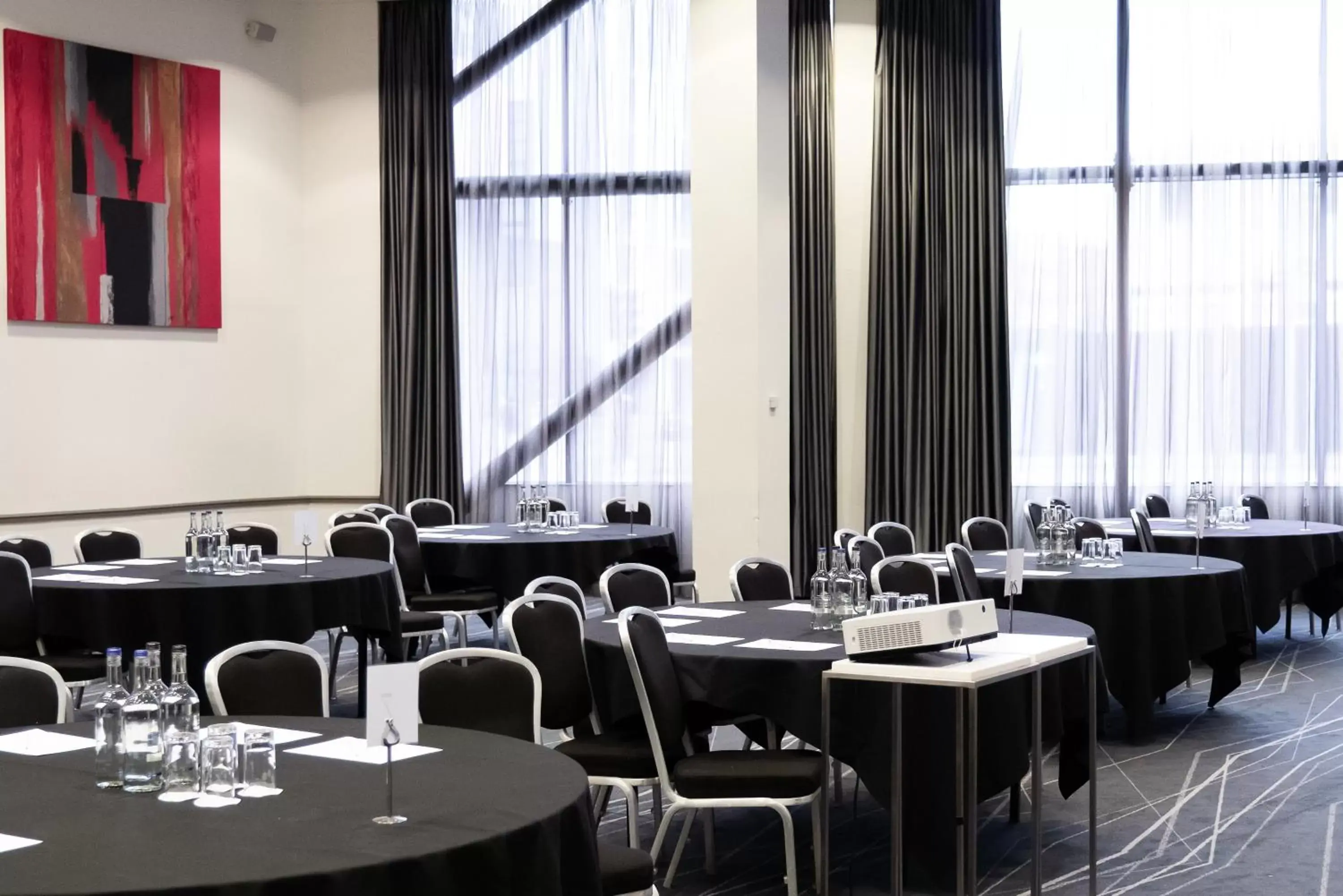 Meeting/conference room, Restaurant/Places to Eat in Crowne Plaza Manchester City Centre, an IHG Hotel