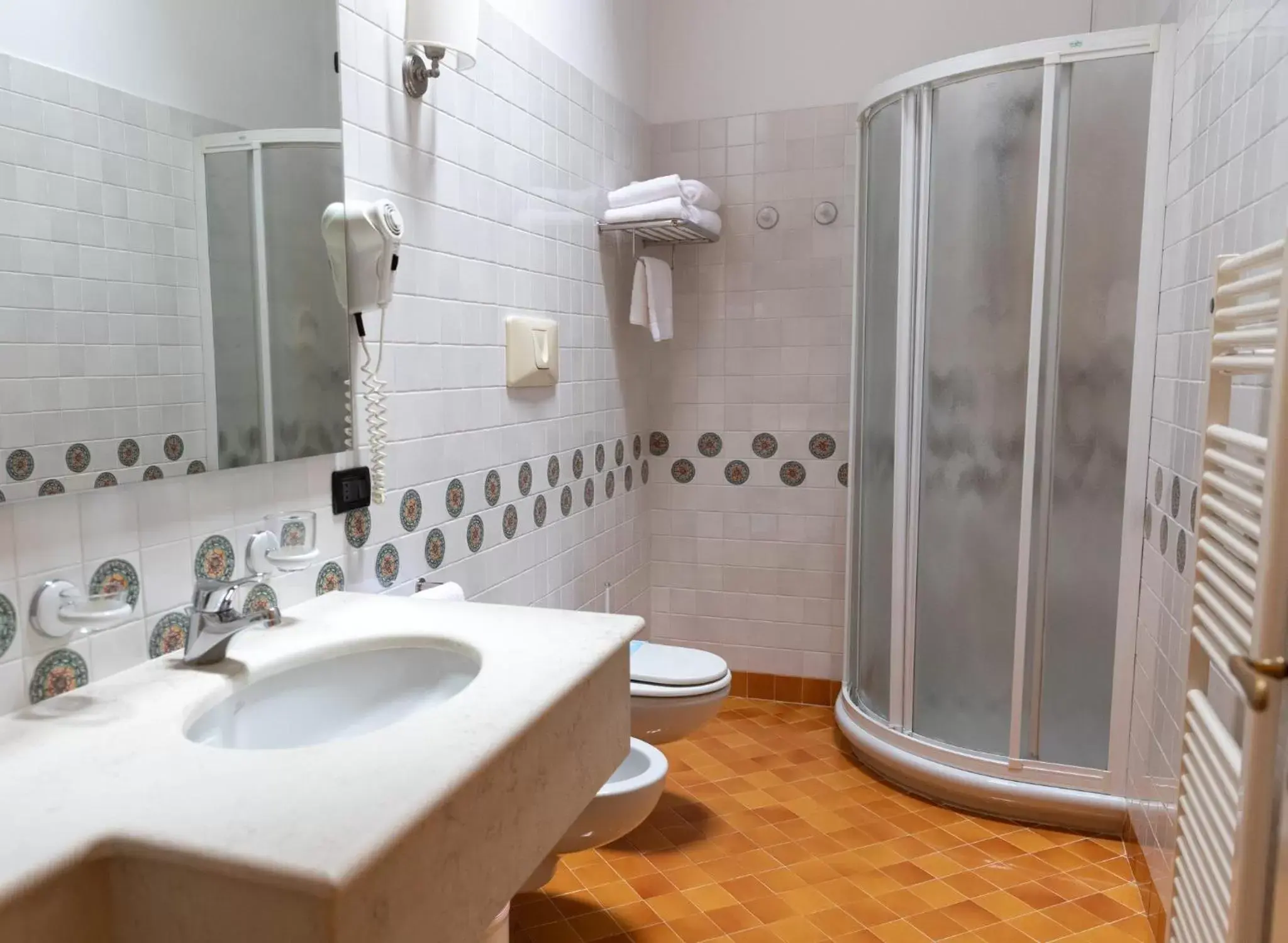 Shower, Bathroom in Hotel Locanda Al Sole