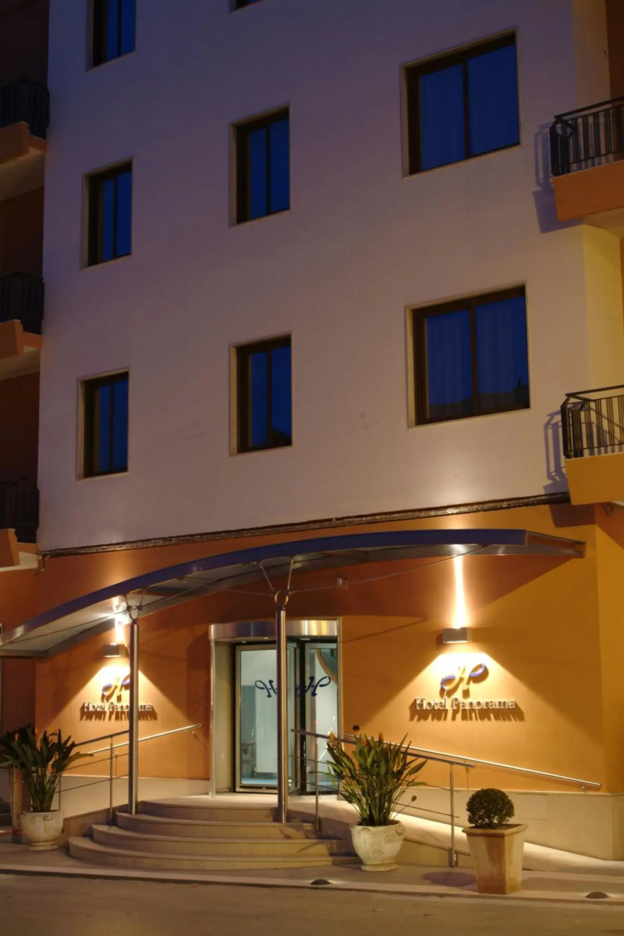 Facade/entrance in Panorama Hotel Facade/entrance in Panorama Hotel