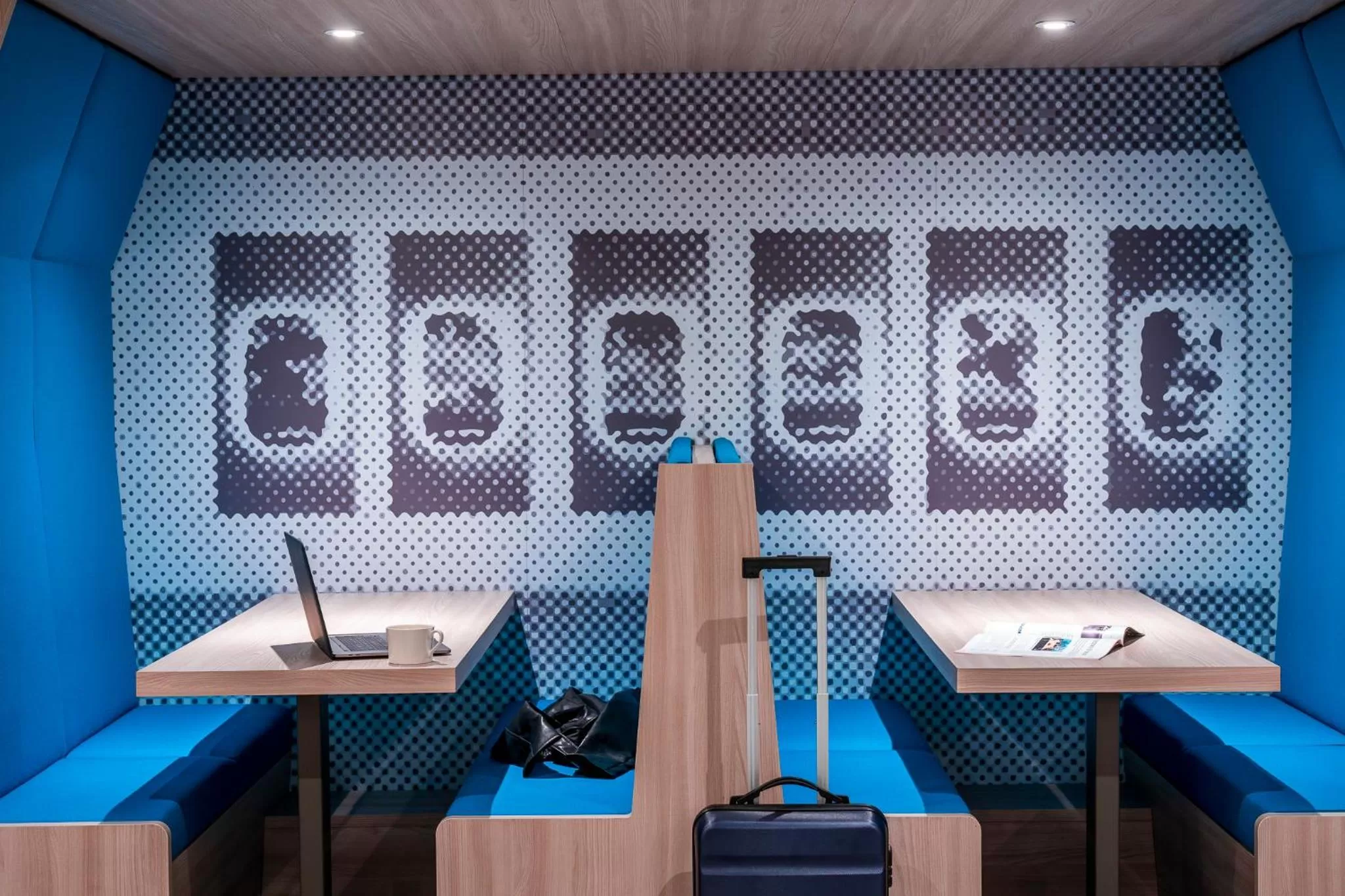 Lounge or bar in ibis Styles Beauvais