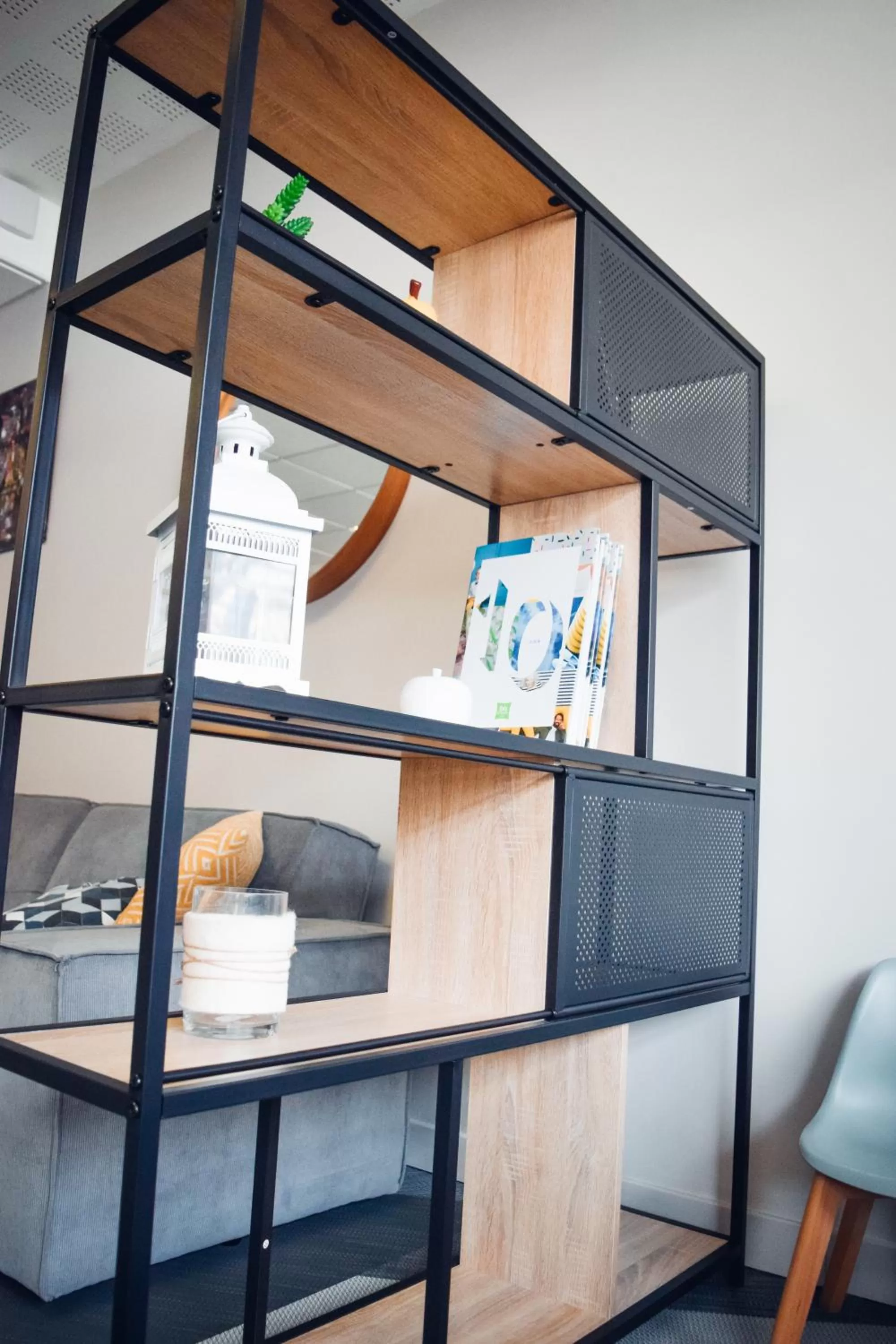 Library, Bed in Ibis Styles Crolles Grenoble A41