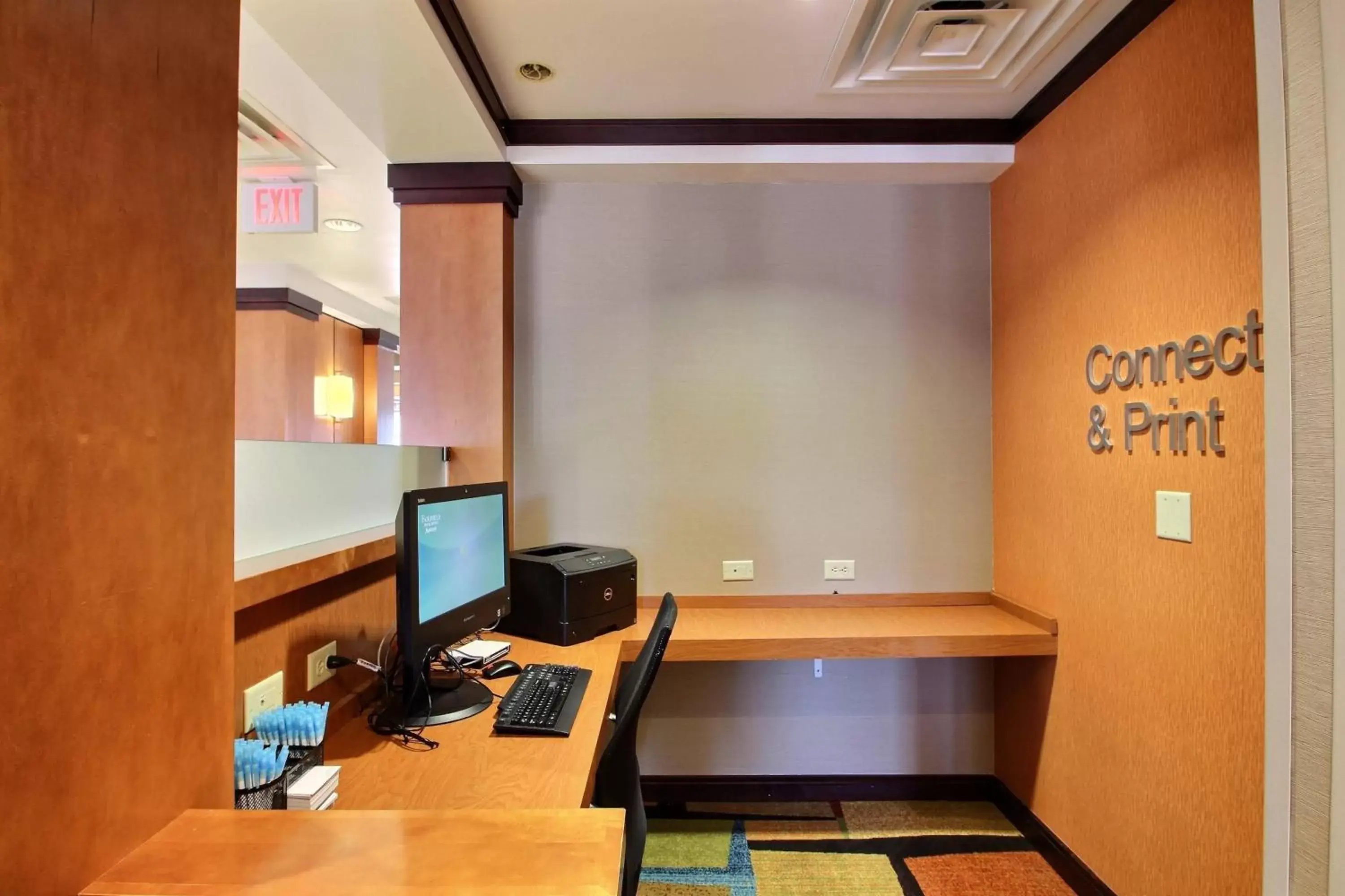 Business facilities, Business Area/Conference Room in Fairfield Inn & Suites by Marriott Milwaukee Airport