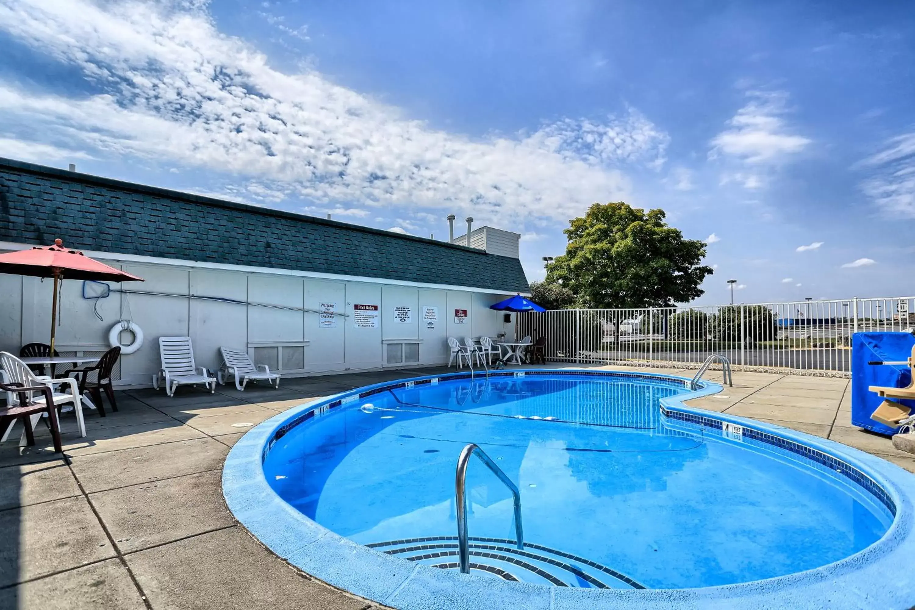 Day, Swimming Pool in Motel 6 Hagerstown, MD