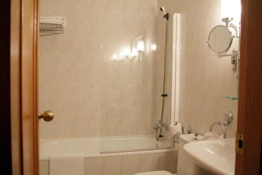 Bathroom in Hotel Verona