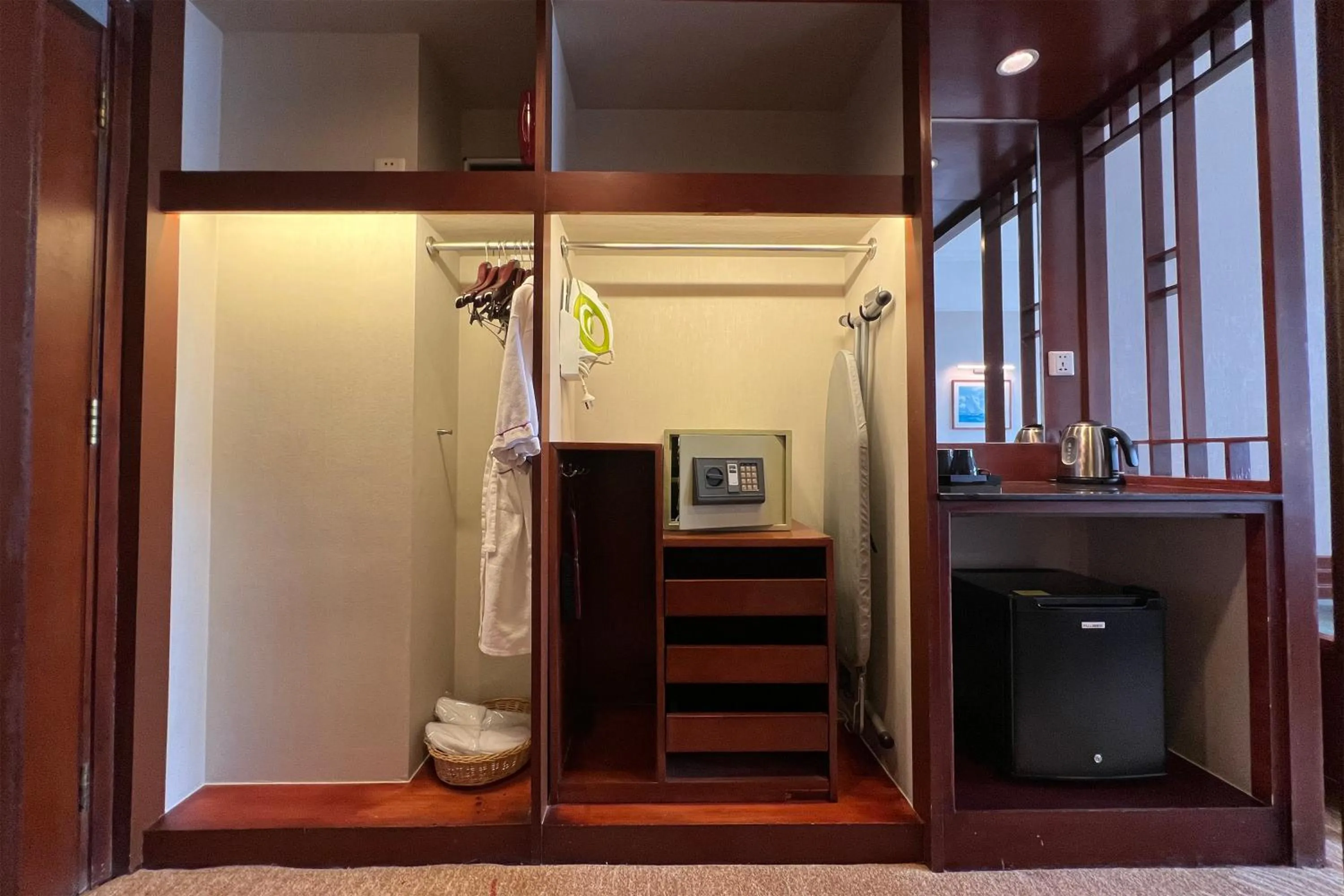 wardrobe in Baolong Hotel Shanghai