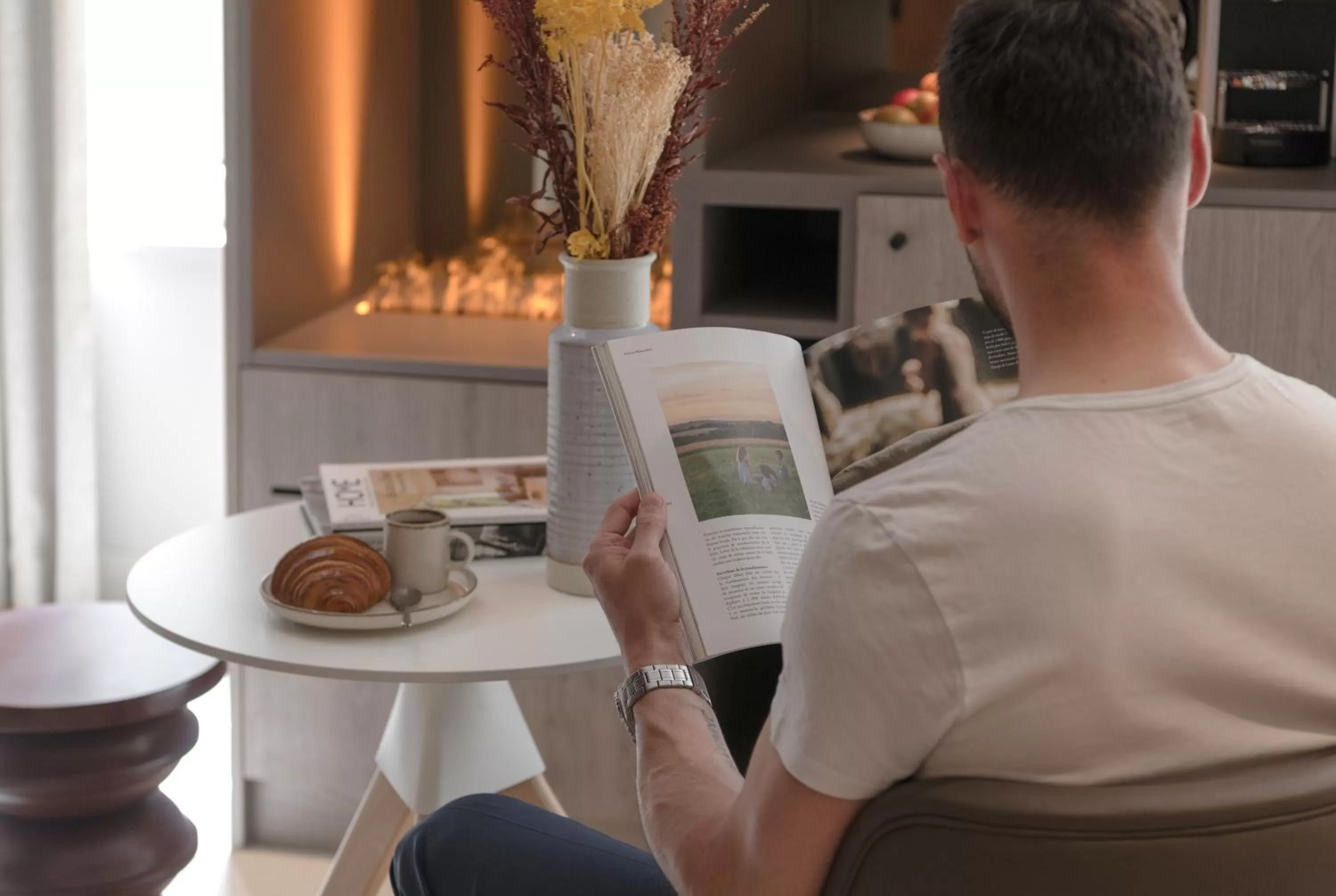 People in MiHotel Sala