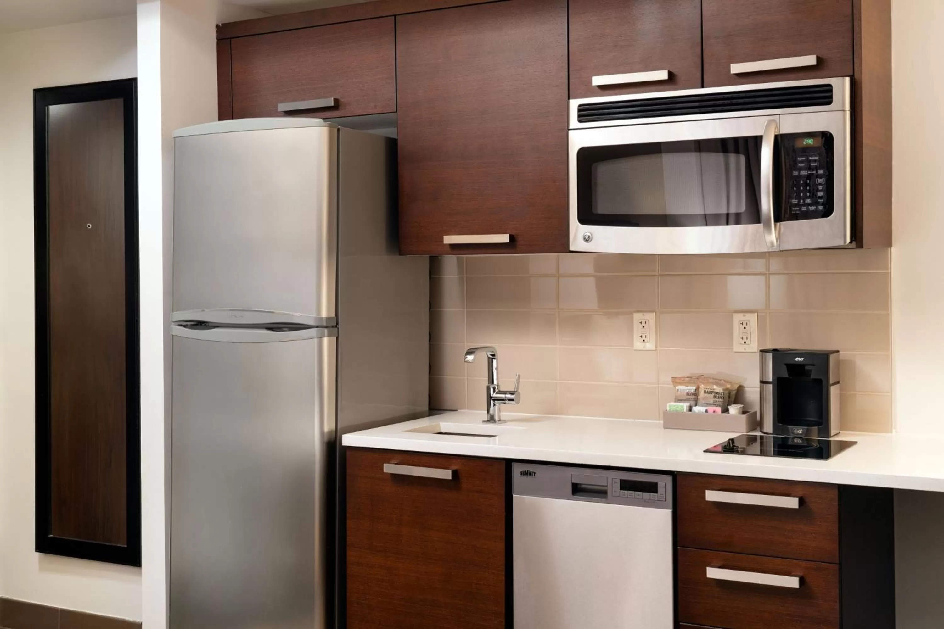 Kitchen or kitchenette in Residence Inn by Marriott New York Manhattan/ Midtown Eastside