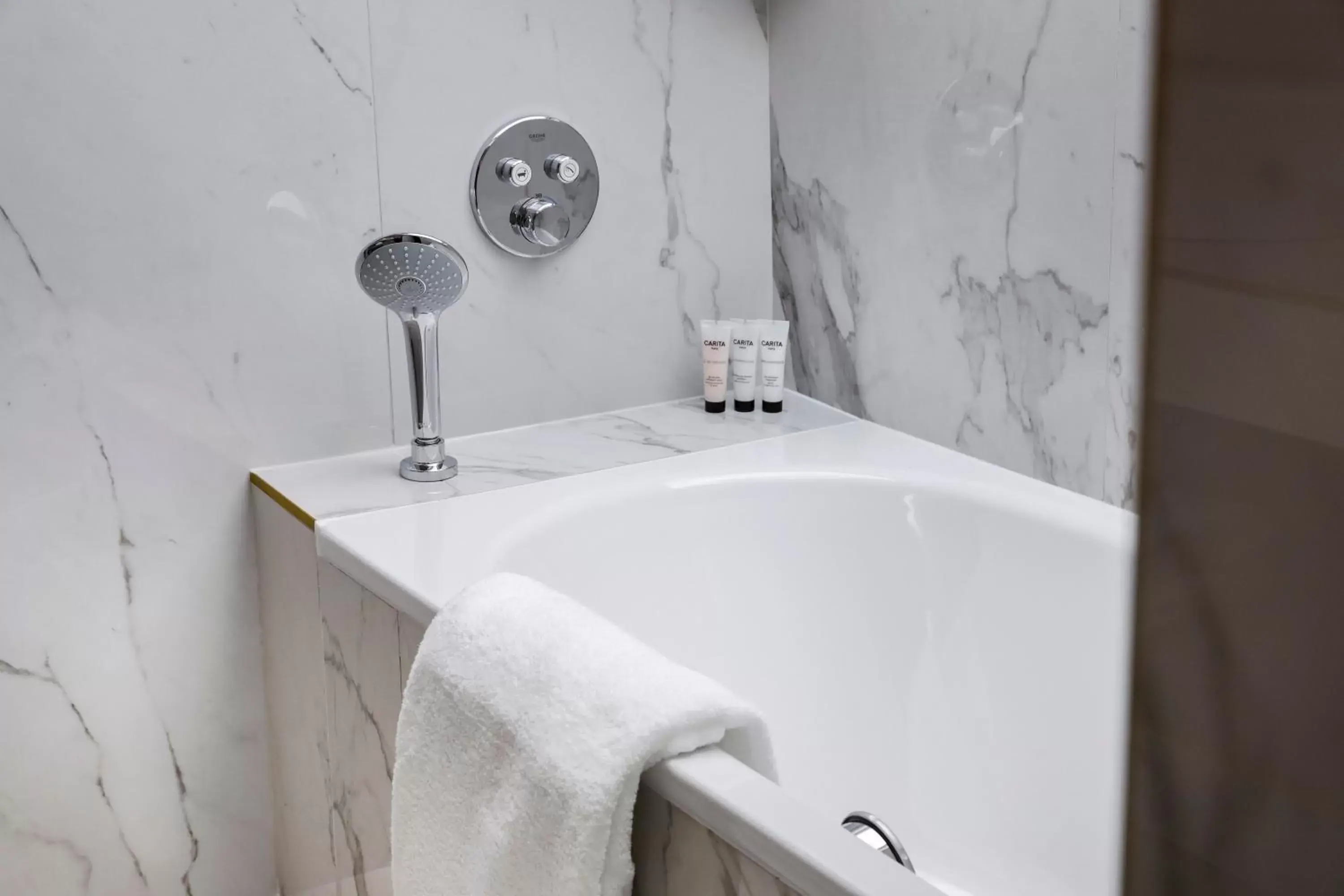 Bathroom in Maison Albar Hotels - Le Vendome