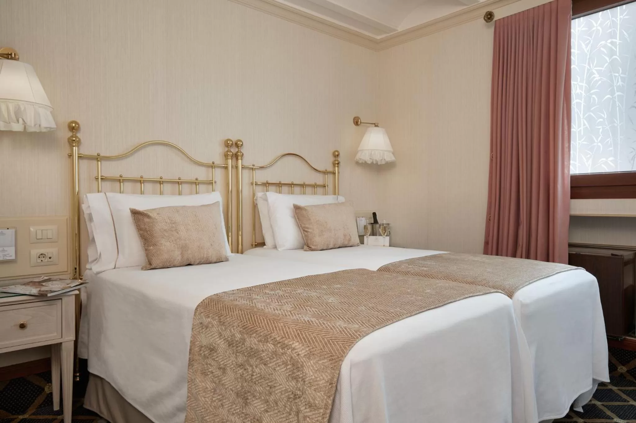 Bed in Hotel Continental Palacete