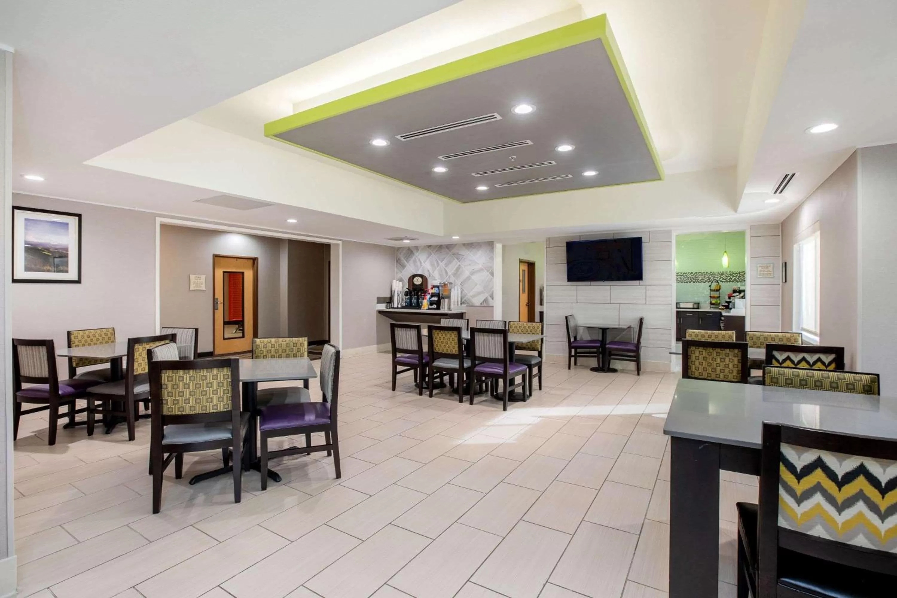 Restaurant/places to eat in La Quinta Inn by Wyndham Livermore