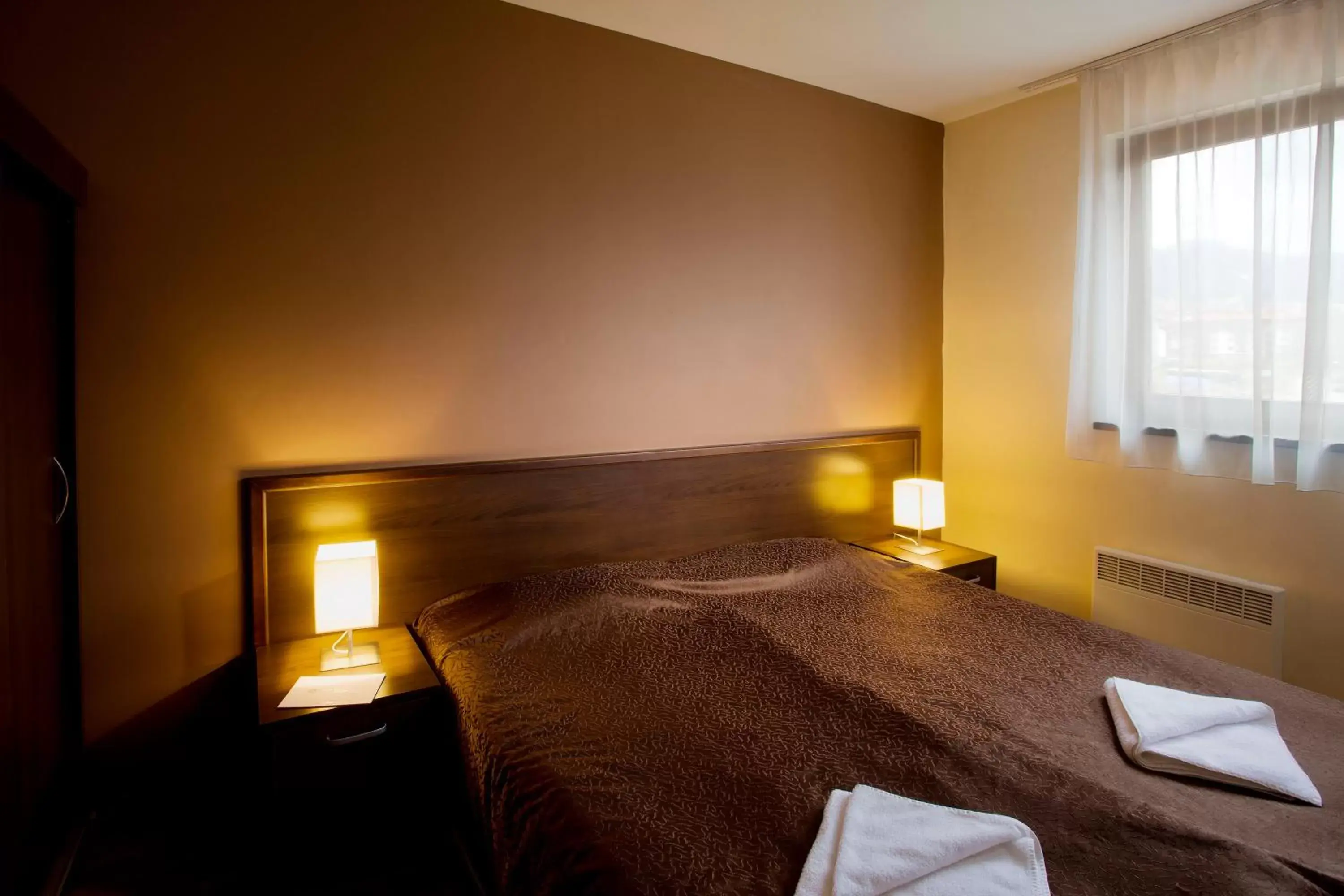 Bedroom, Bed in Hotel Casa Karina Bansko - Half Board & All Inclusive