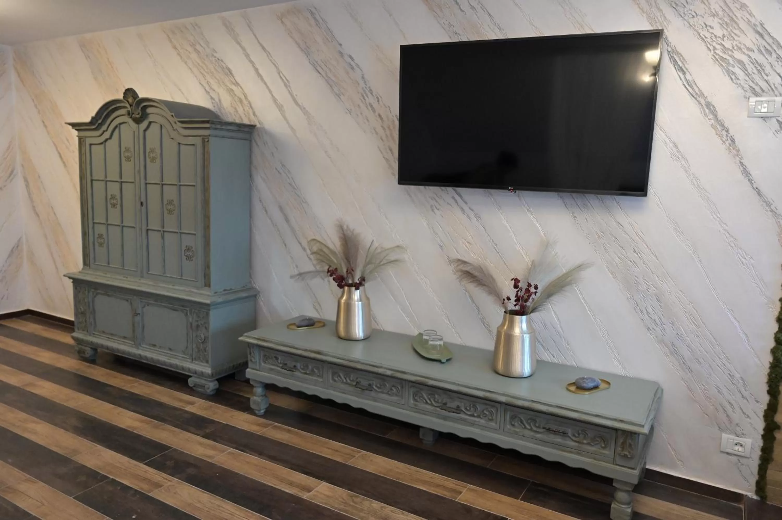 TV and multimedia in Conacul Radacinilor