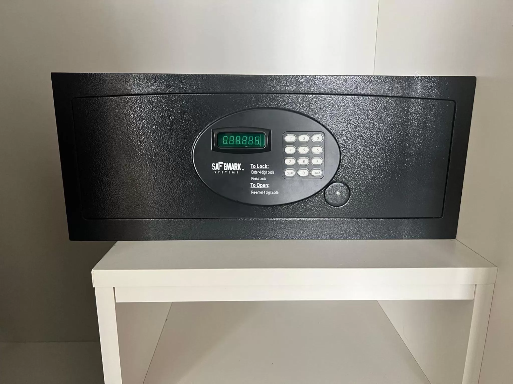 Photo of the whole room in Holiday Inn Toronto Airport East by IHG