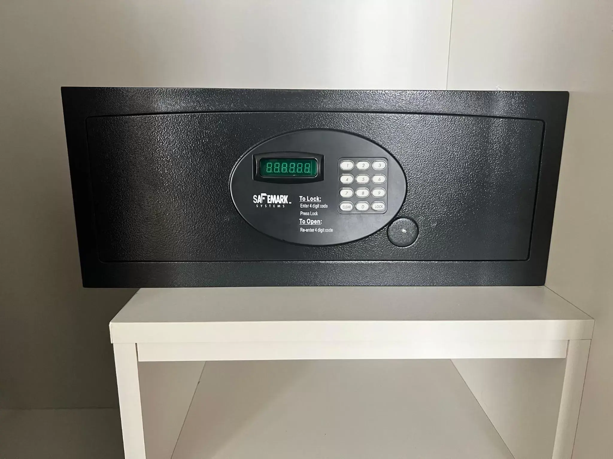 Room Selected at Check-In in Holiday Inn Toronto Airport East, an IHG Hotel Room Selected at Check-In in Holiday Inn Toronto Airport East, an IHG Hotel