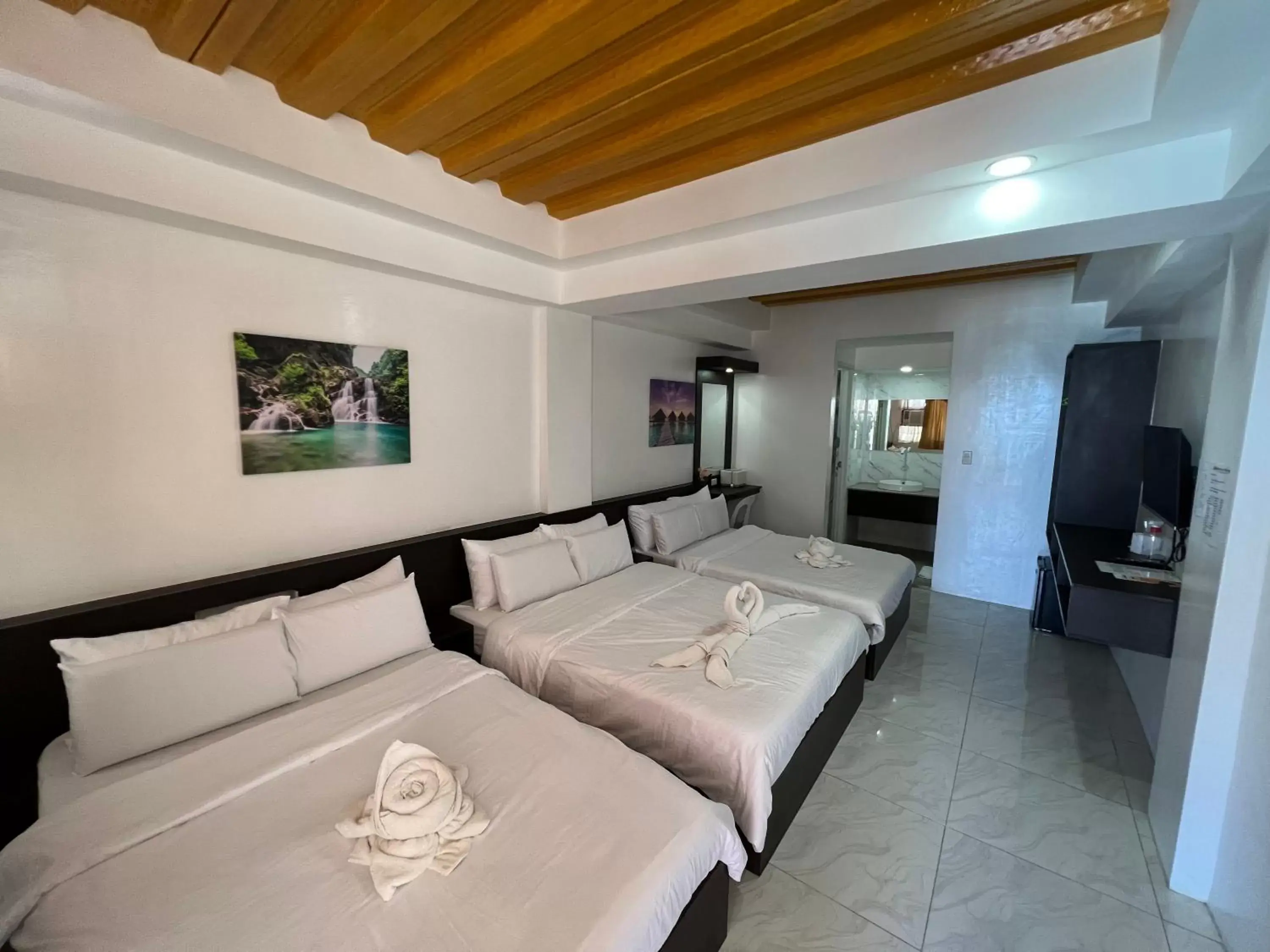 Bed in GingGing Hotel And Resort