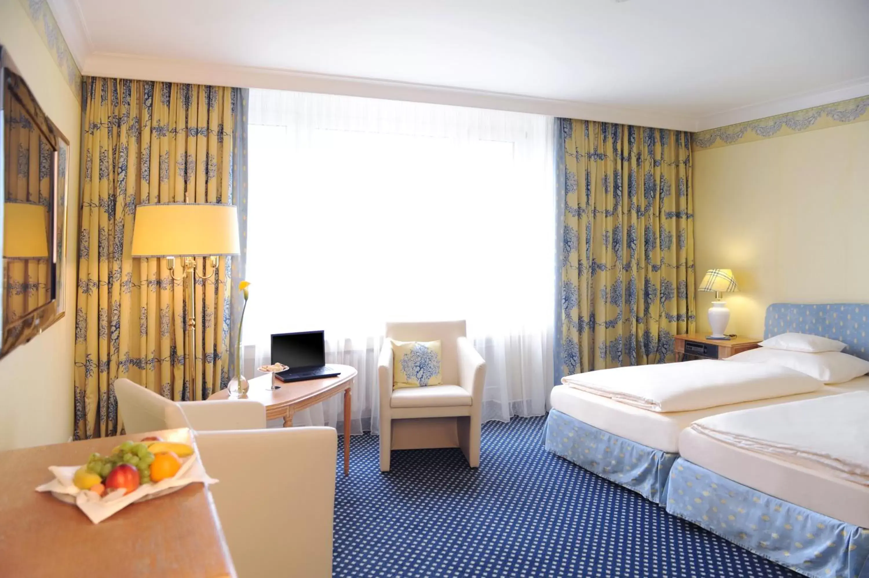 Standard Double Room in Hotel Krefelder Hof Standard Double Room in Hotel Krefelder Hof