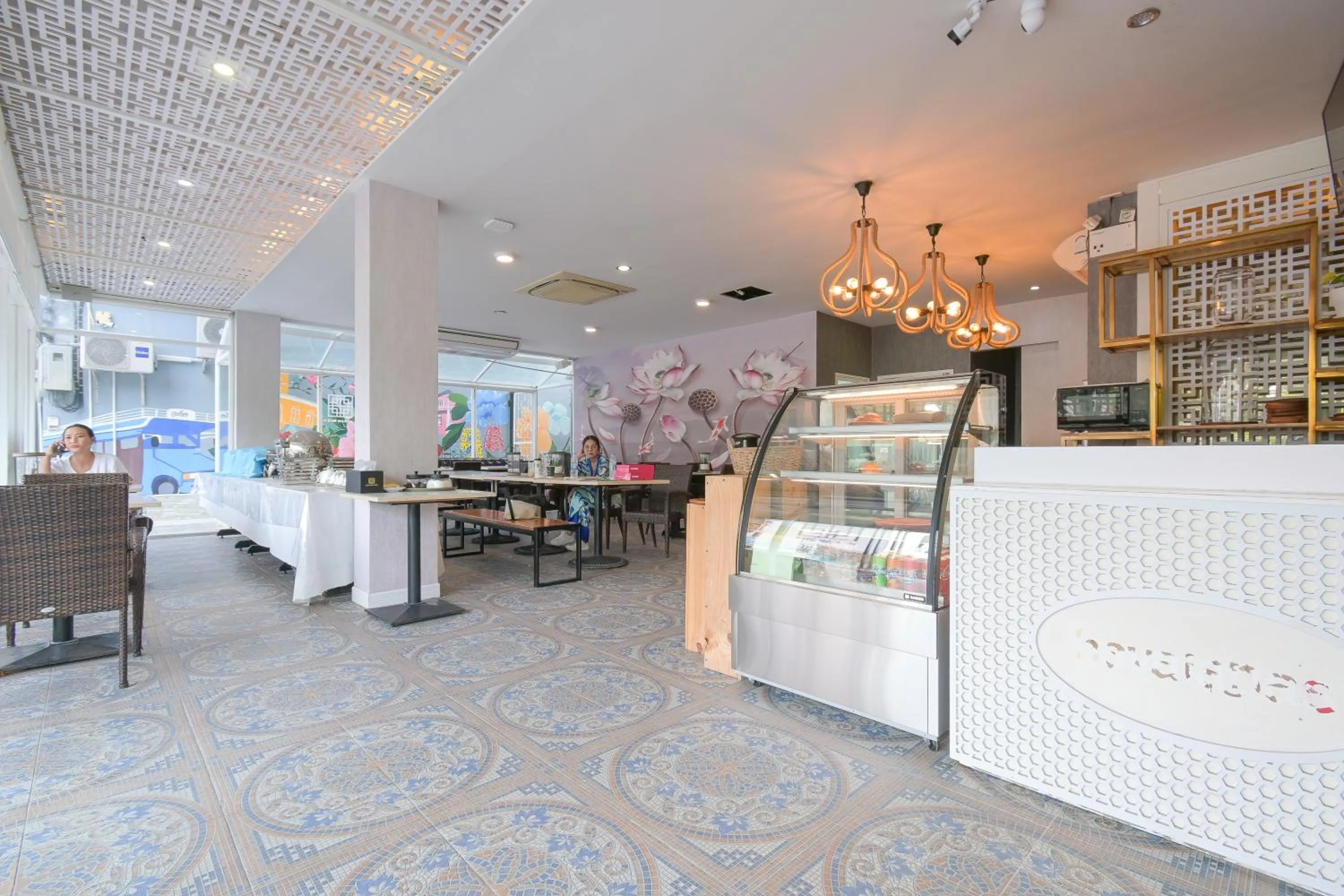 Restaurant/places to eat in Sino Maison