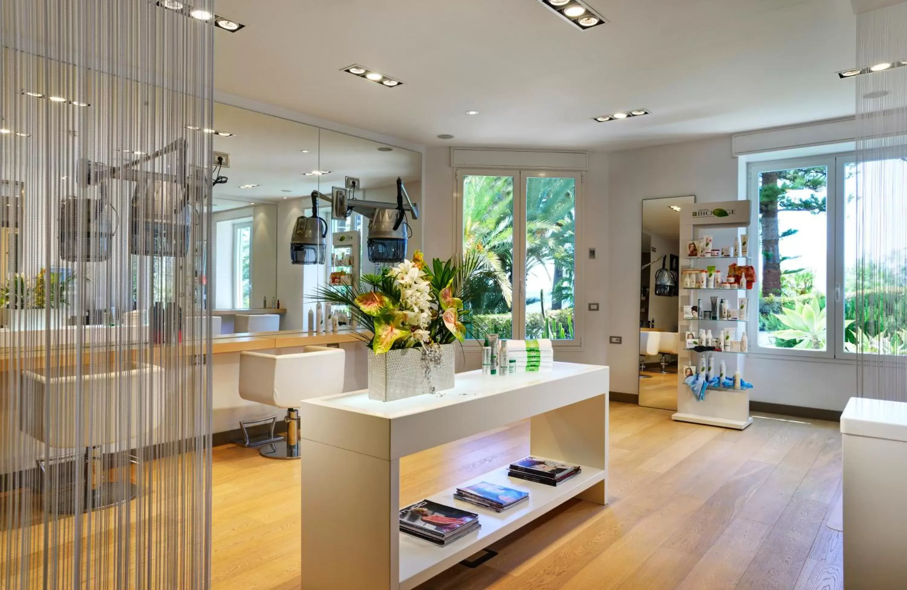 On-site shops in Royal Hotel Sanremo