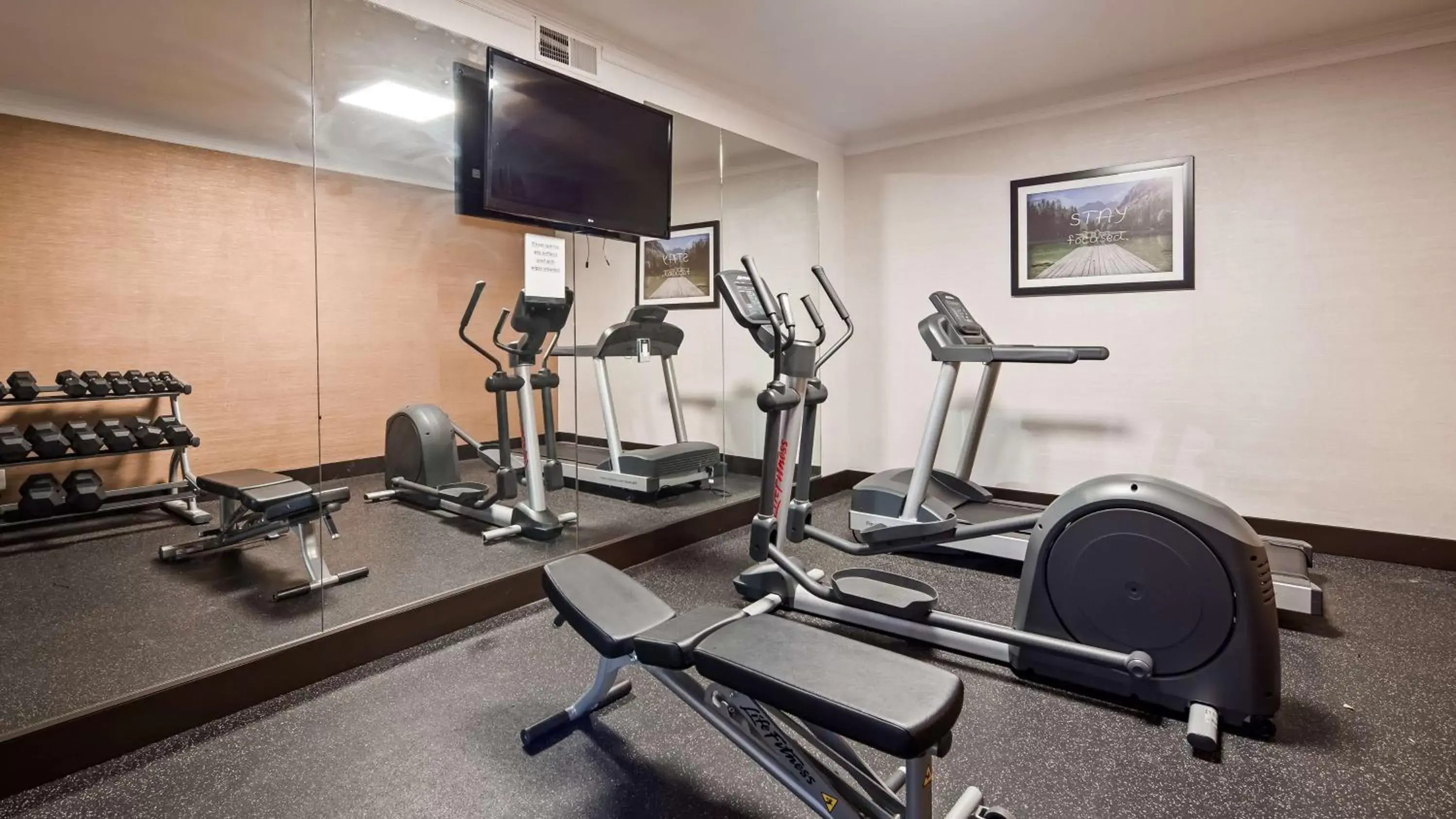 Spa and wellness centre/facilities, Fitness Center/Facilities in Best Western Brentwood