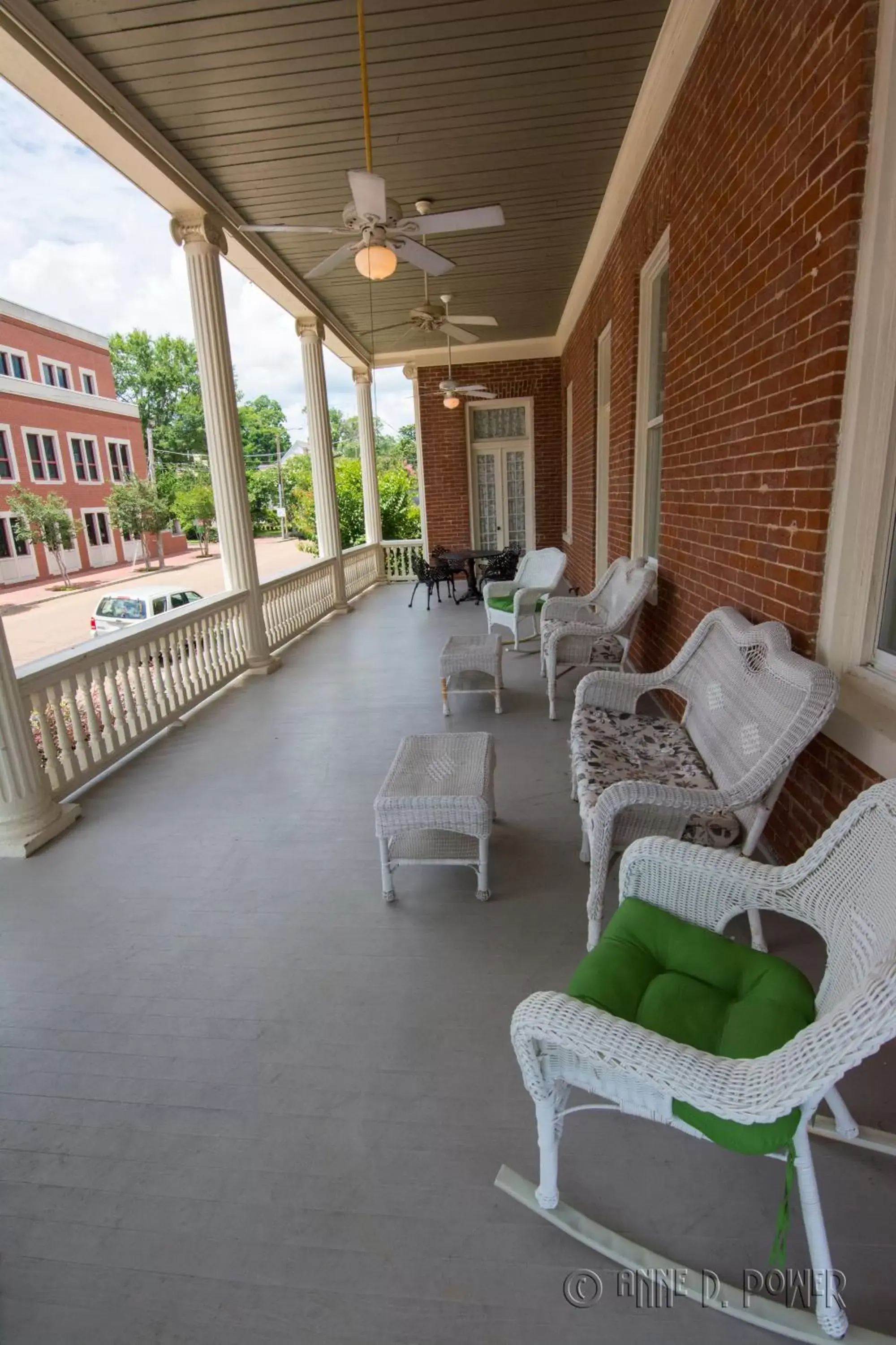 Nearby landmark, Seating Area in The Guest House Historic Mansion