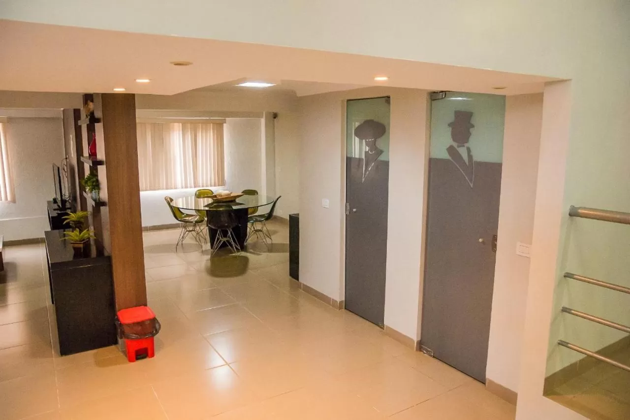 Toilet in Requinte Hotel