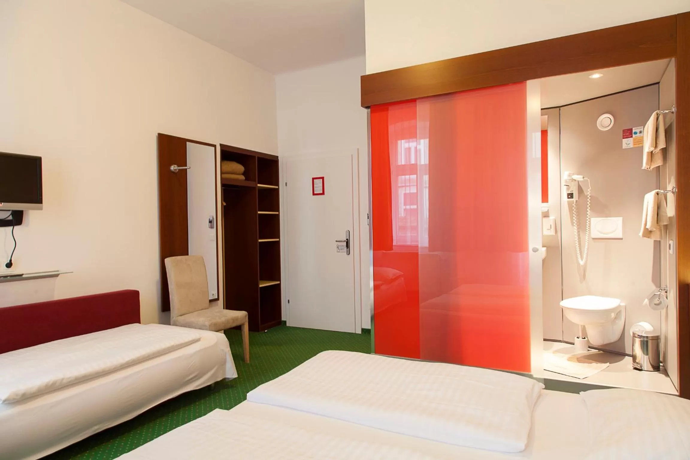 Decorative detail, Bed in Pension Stadthalle