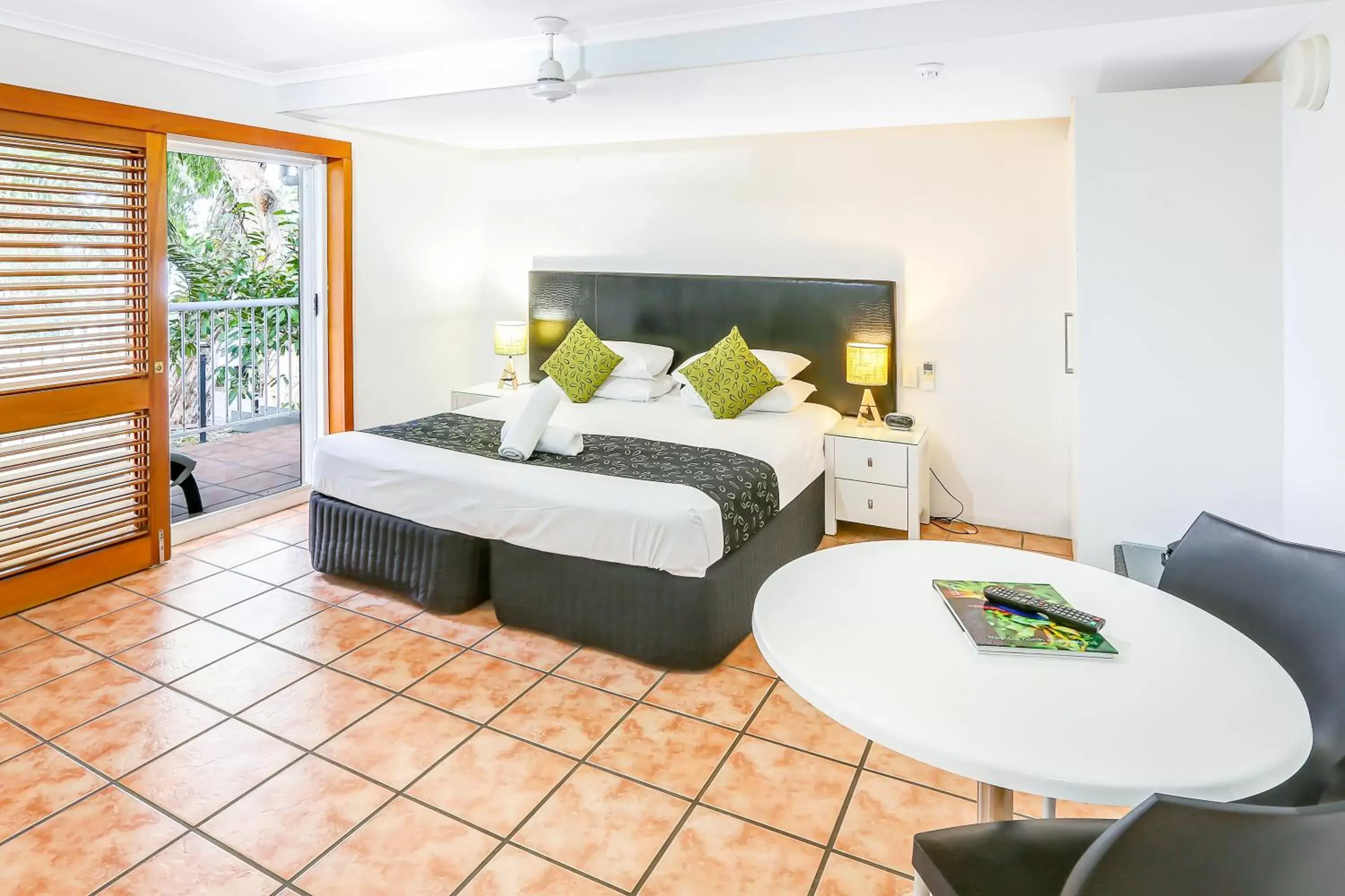 Bed in Paradise On The Beach Resort Bed in Paradise On The Beach Resort