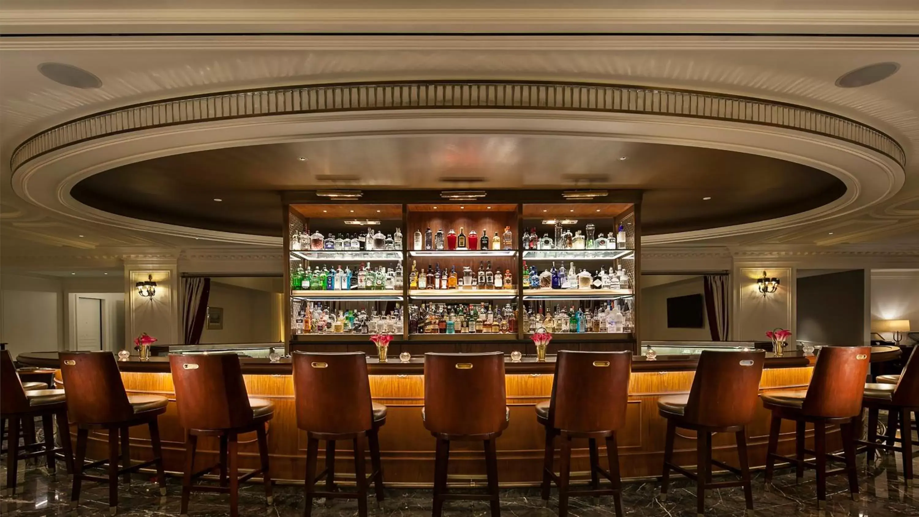 Lounge or bar, Lounge/Bar in InterContinental New York Barclay Hotel, an IHG Hotel