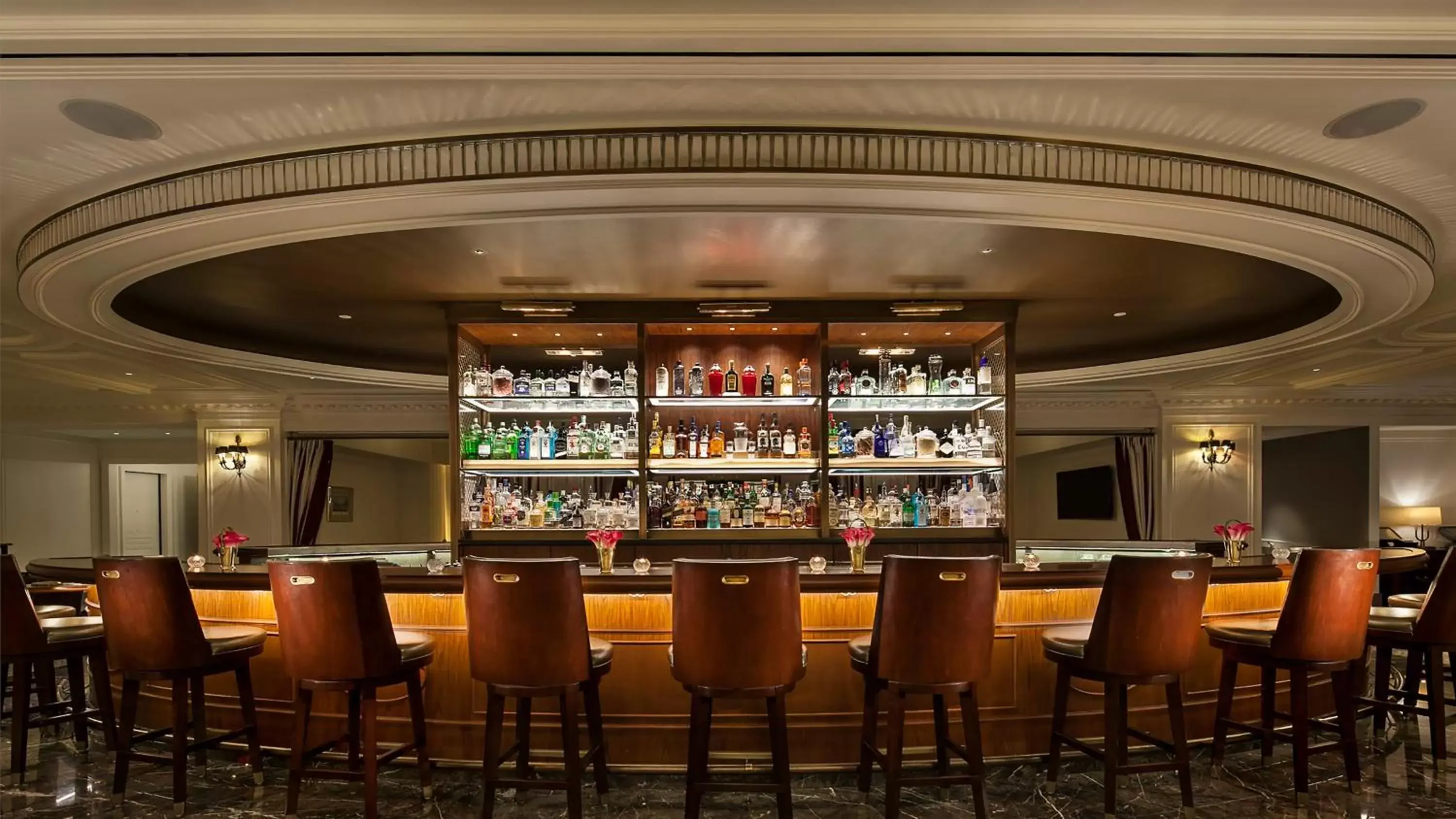 Lounge or bar in InterContinental New York Barclay Hotel by IHG Lounge or bar in InterContinental New York Barclay Hotel by IHG