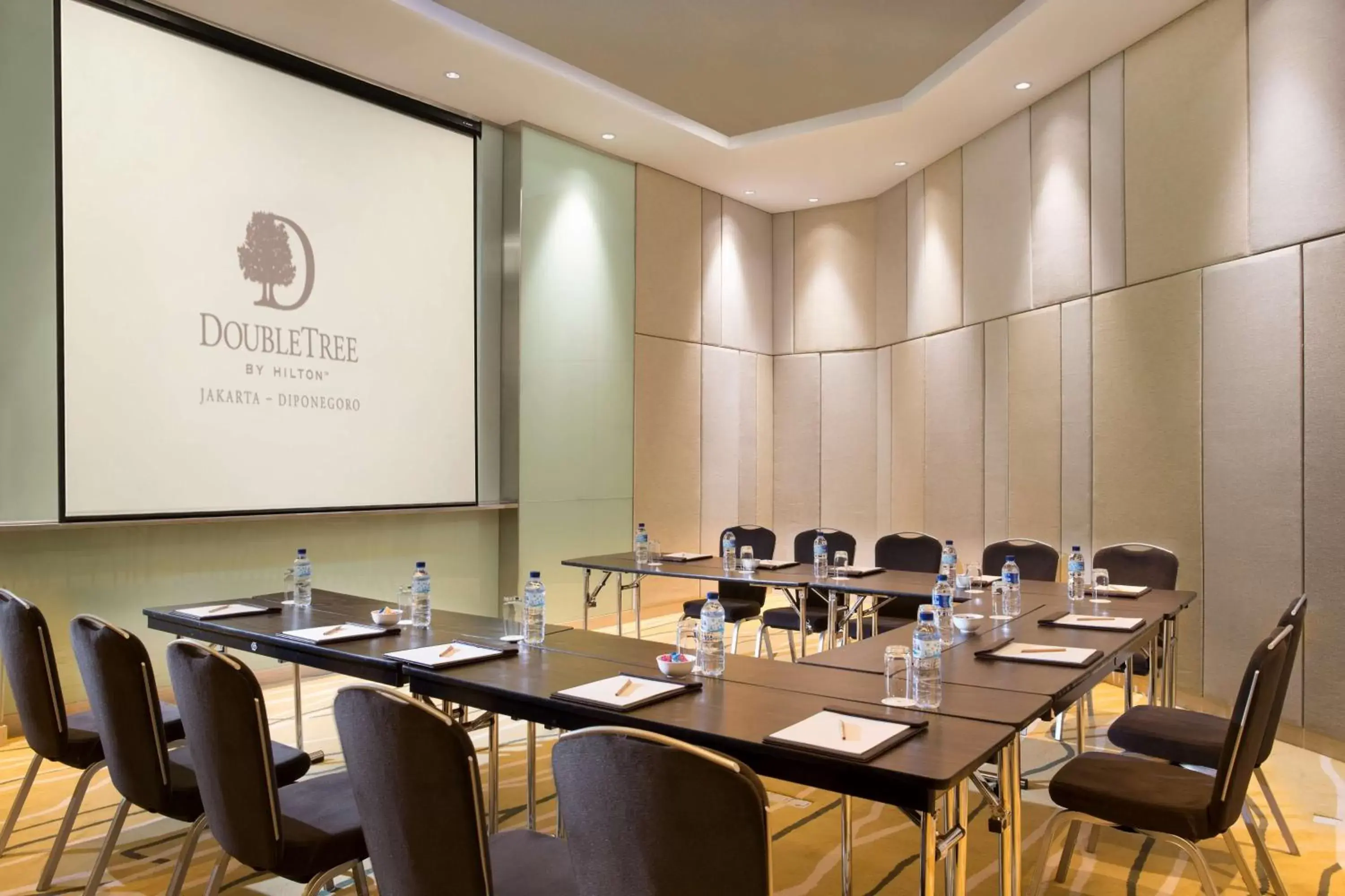 Meeting/conference room in DoubleTree by Hilton Jakarta - Diponegoro