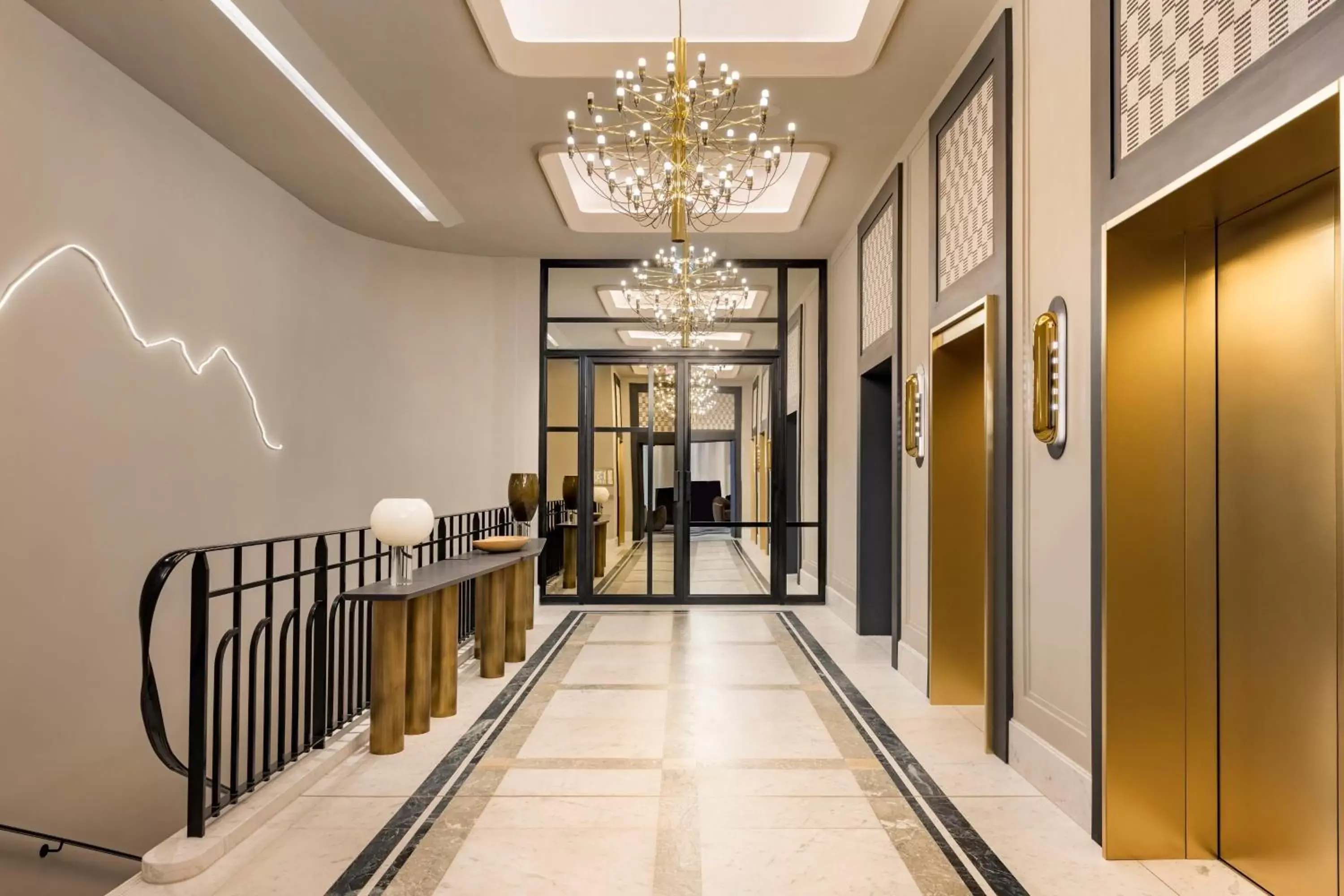 Lobby or reception in Kimpton - St Honoré Paris, an IHG Hotel