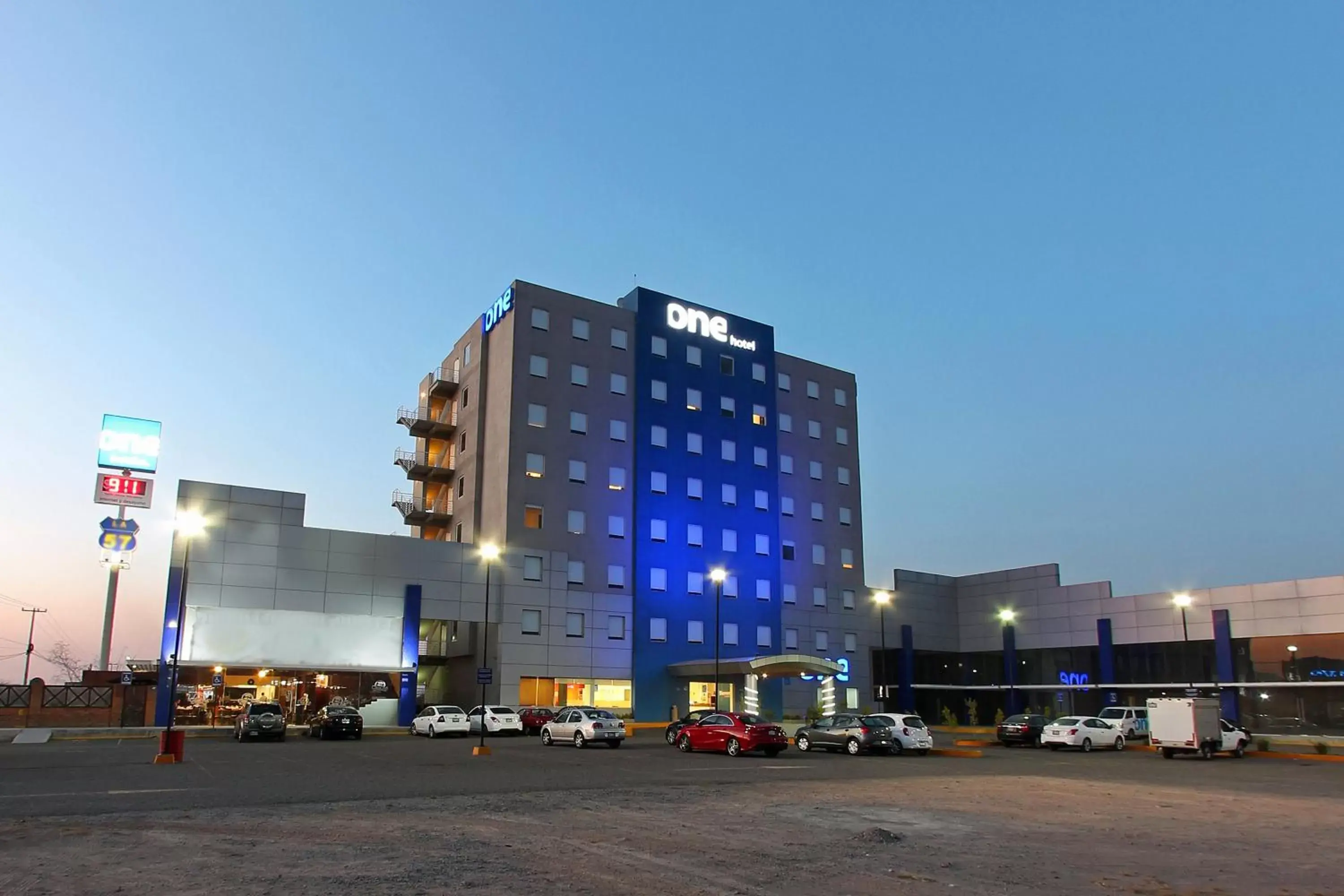 Property building in One Queretaro Aeropuerto Property building in One Queretaro Aeropuerto