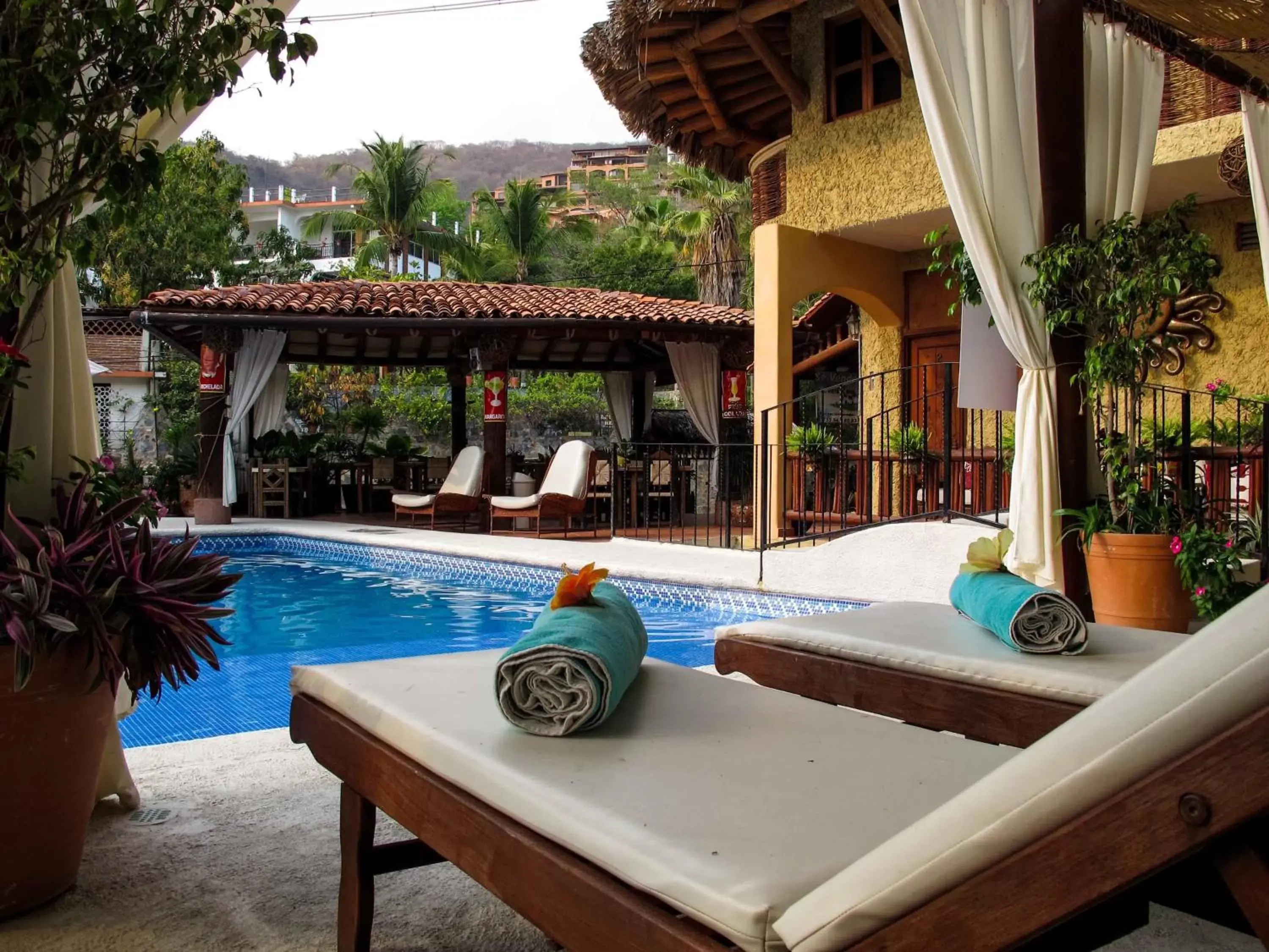 Swimming Pool in Hotel Villas Las Azucenas