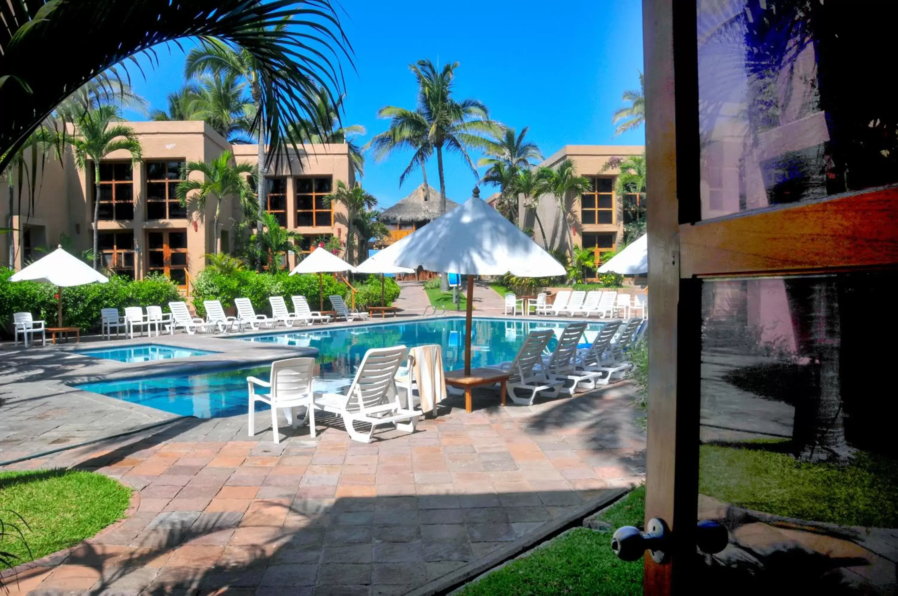 Swimming Pool in Villas El Rancho Green Resort