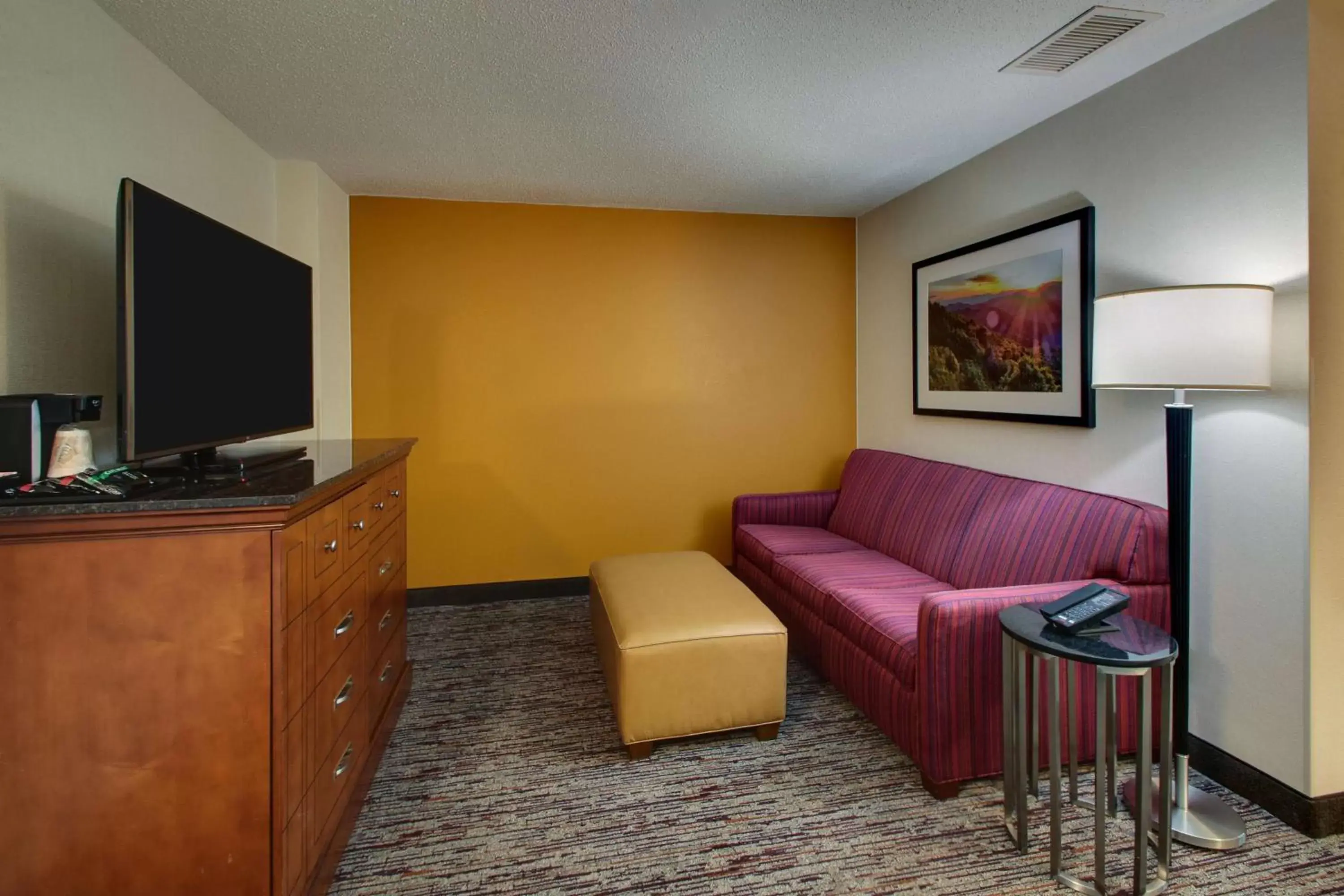 Bedroom, Seating Area in Drury Inn & Suites Charlotte Northlake