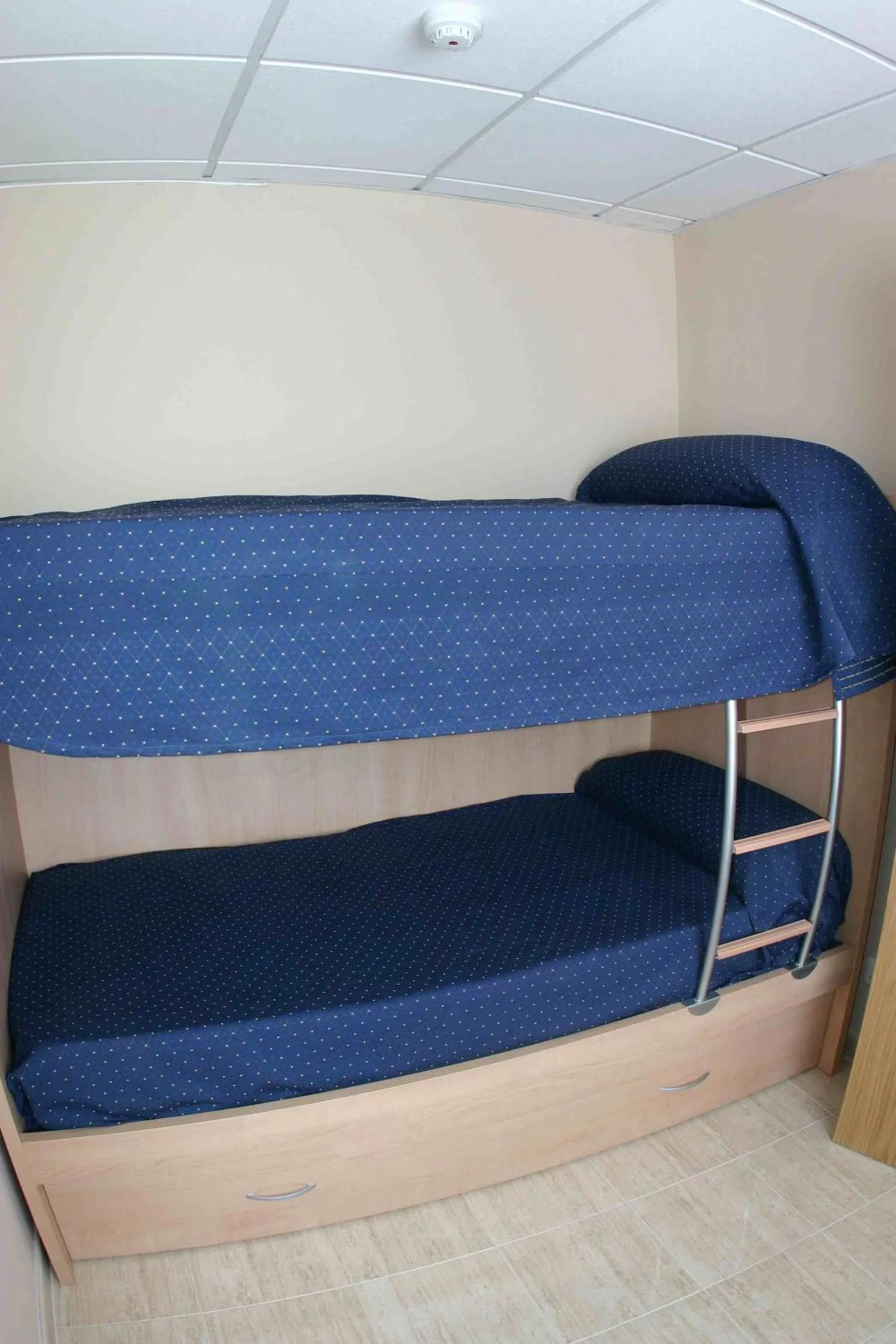 bunk bed, Bed in Puerta de Santillana