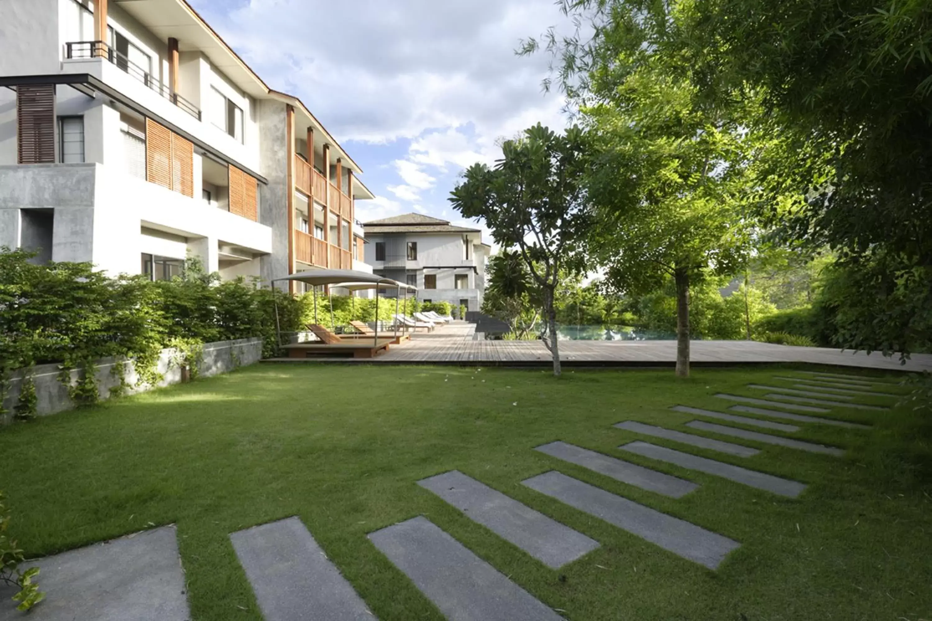 Property building, Garden in Veranda High Residence