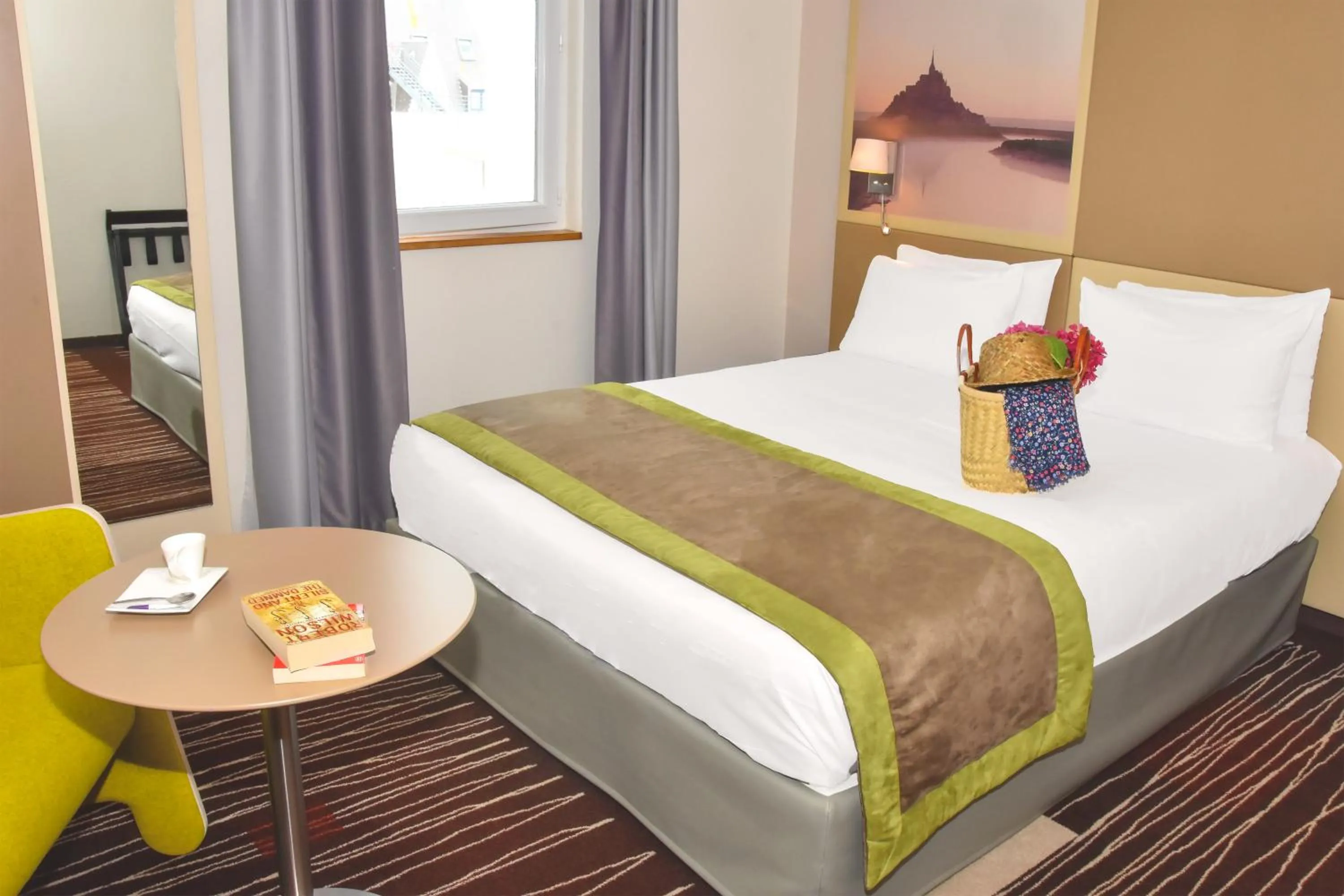 Photo of the whole room, Bed in Mercure Granville Le Grand Large