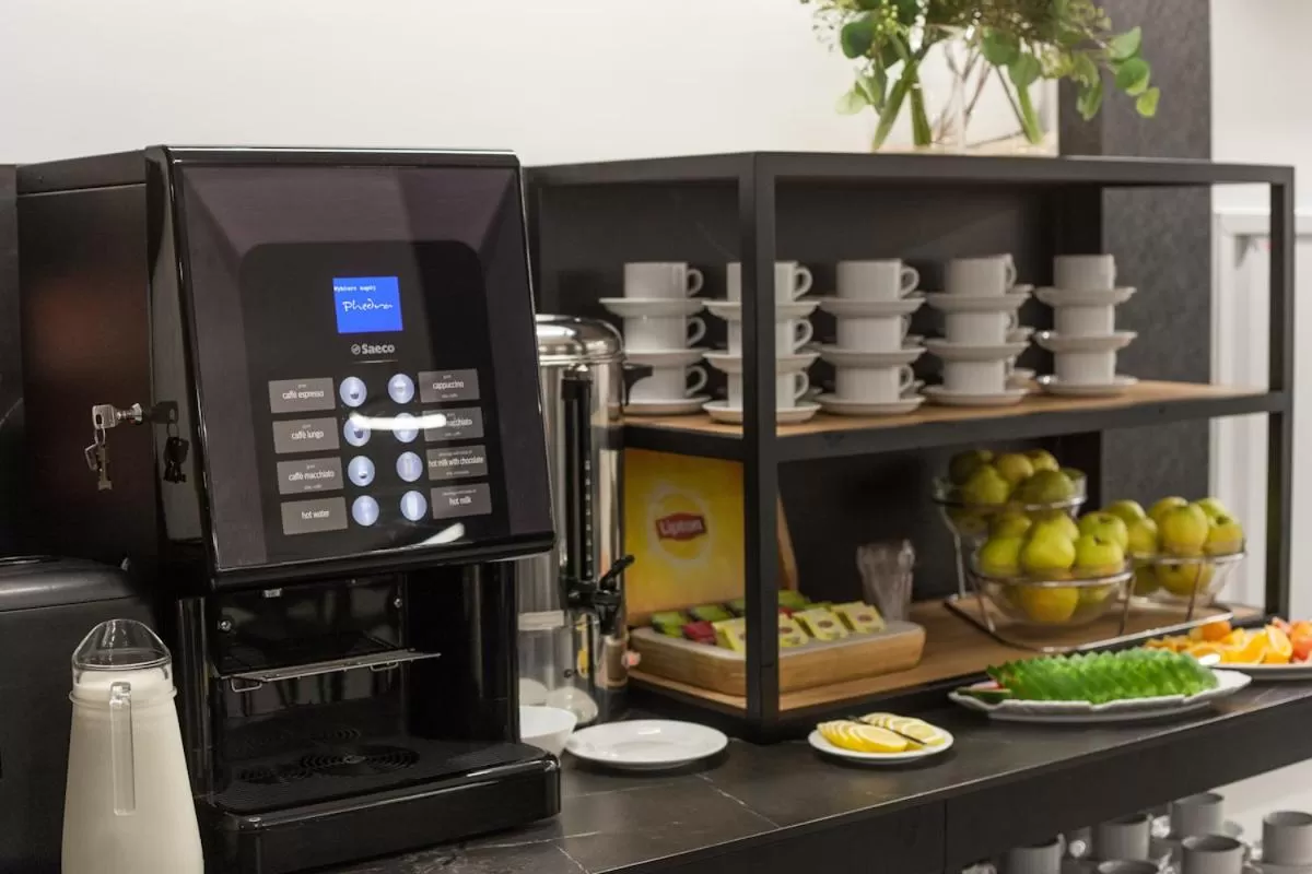 Food and drinks in Hotel Alexander