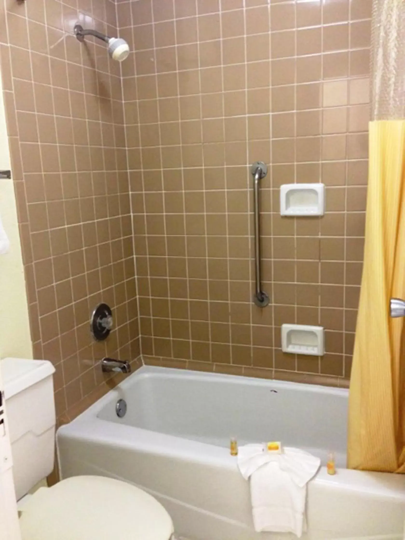 Shower, Bathroom in Days Inn by Wyndham Irving Grapevine DFW Airport North