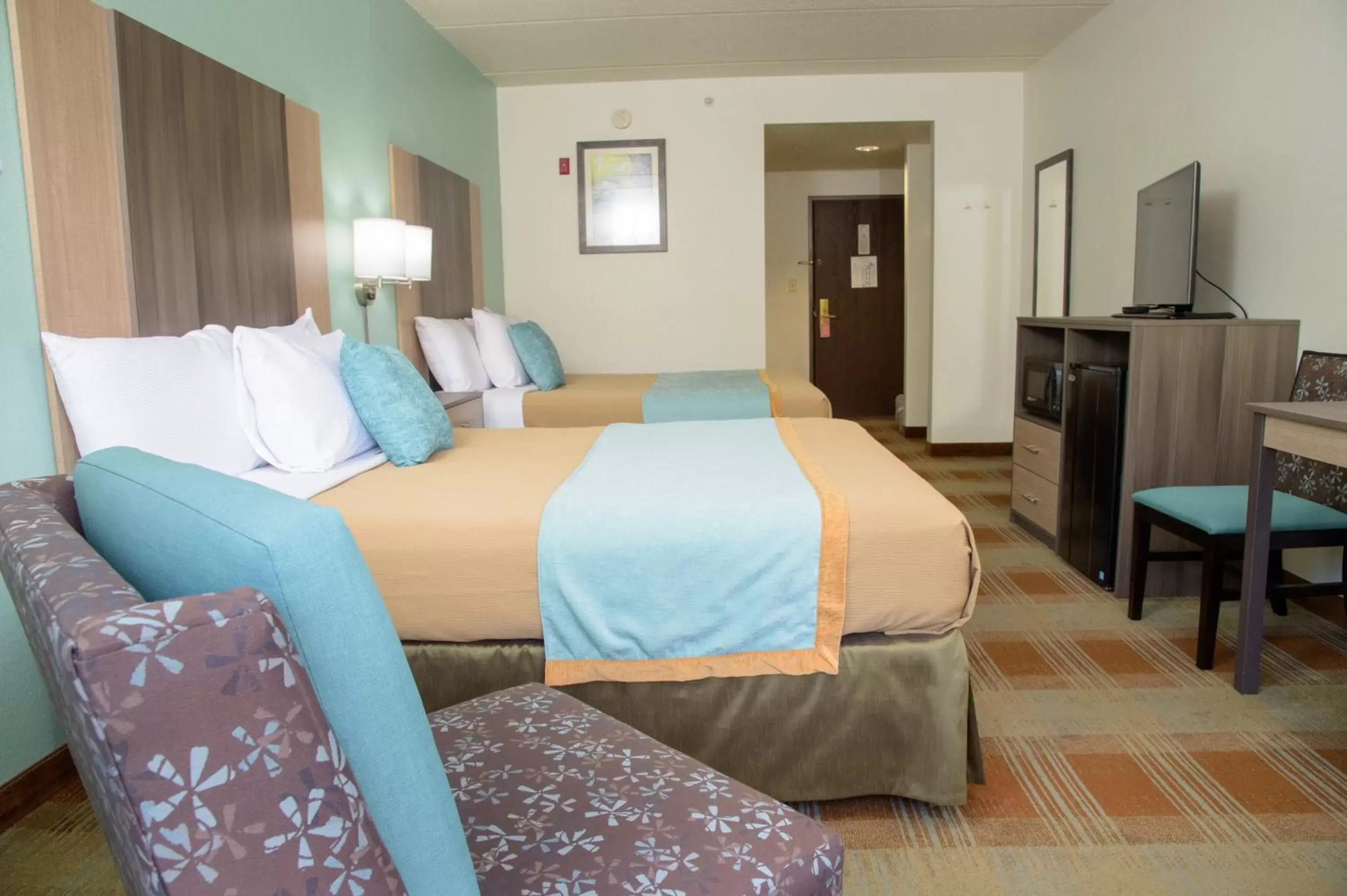 Photo of the whole room, Bed in Pigeon River Inn Photo of the whole room, Bed in Pigeon River Inn
