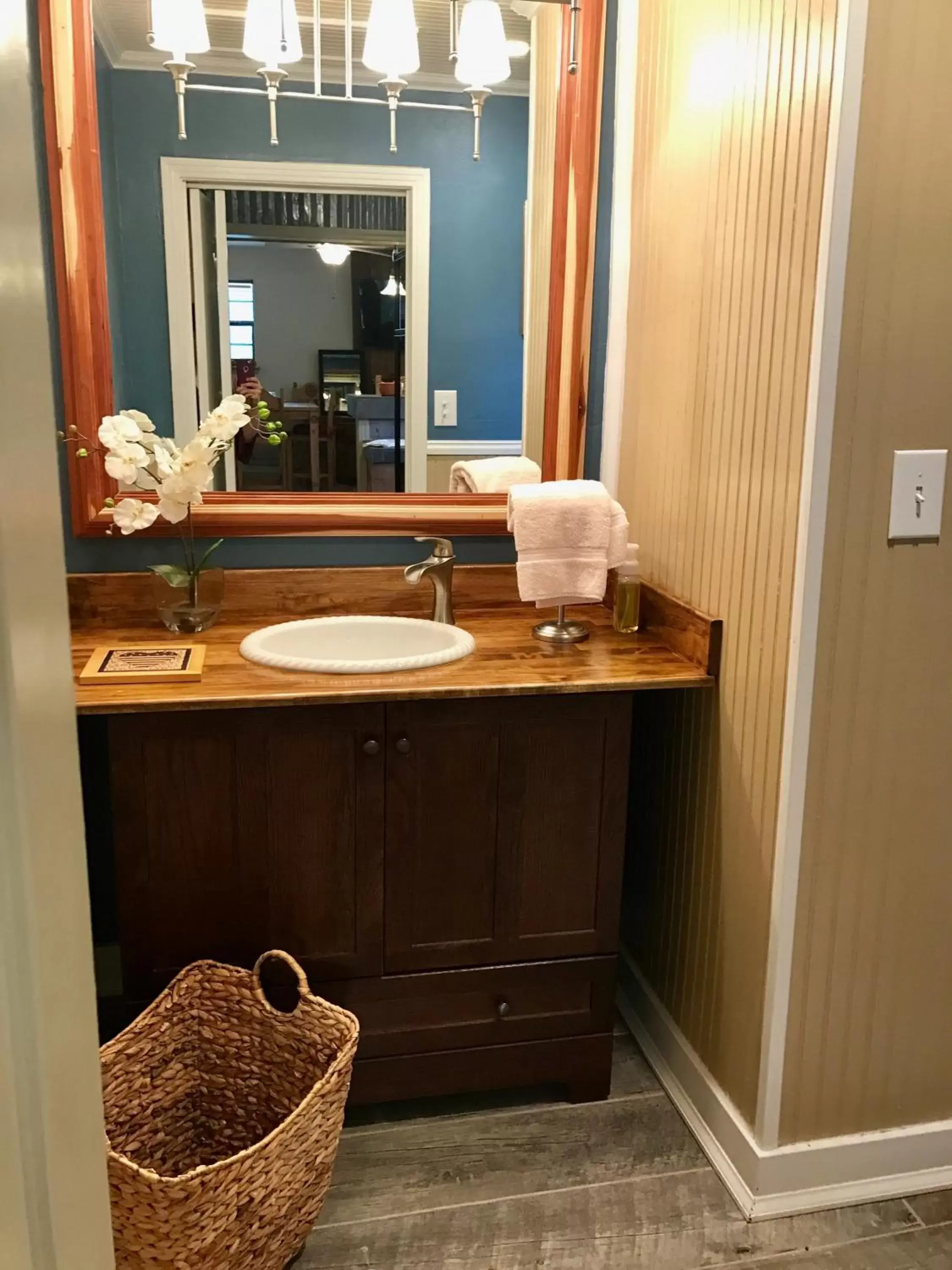 Bathroom in The Old Liberty Schoolhouse